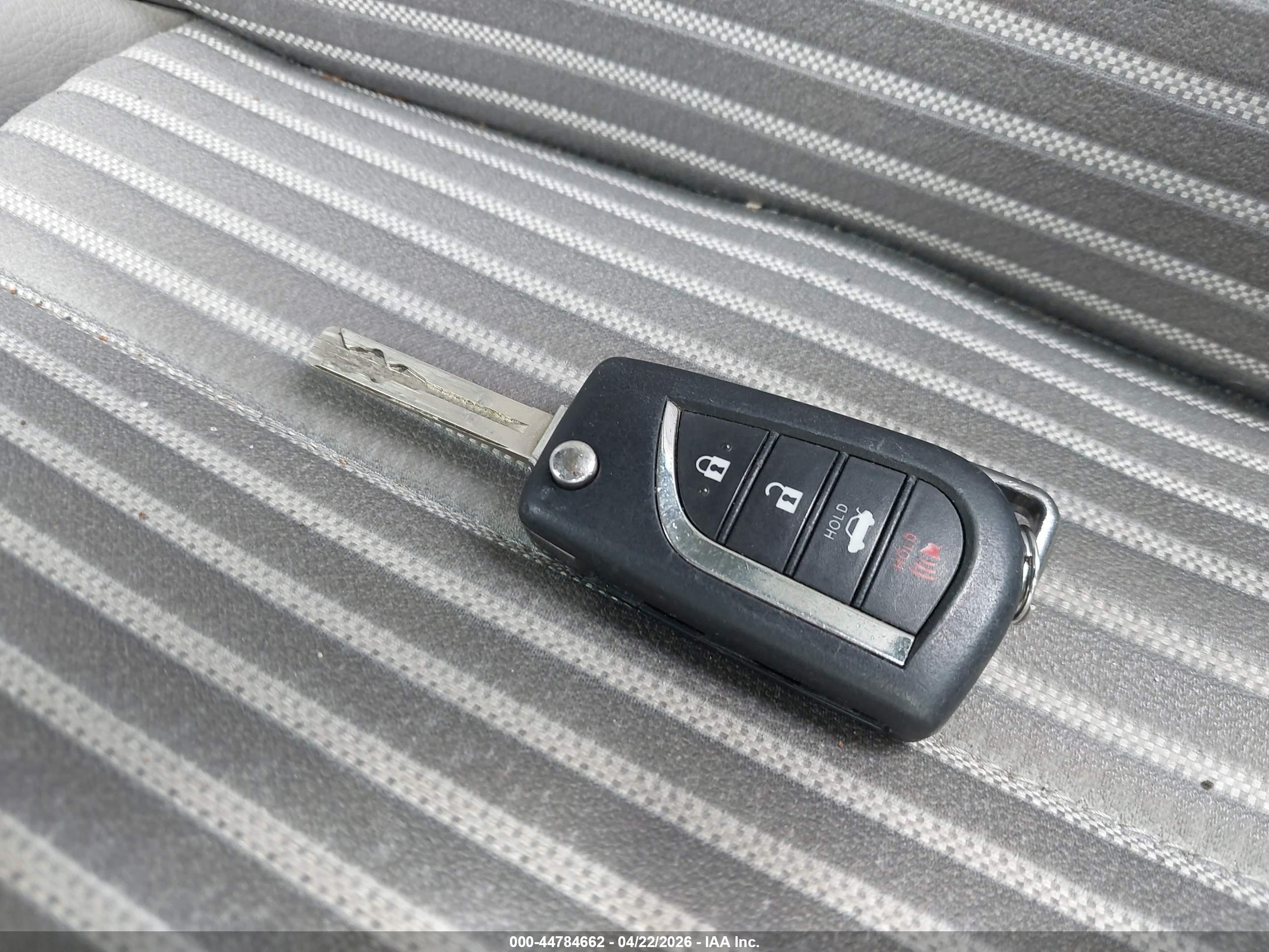 TOYOTA CAMRY image 11