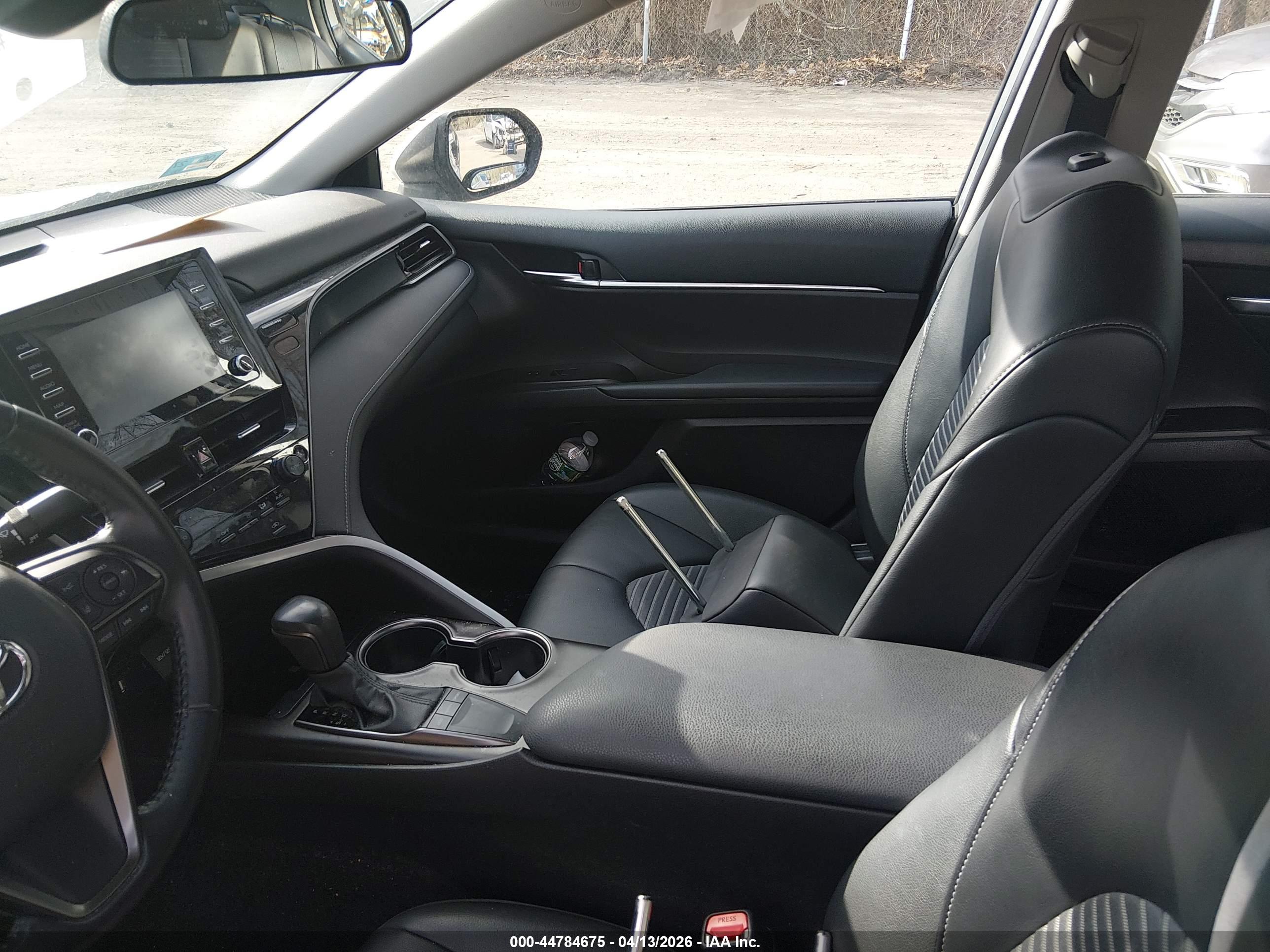 TOYOTA CAMRY image 5