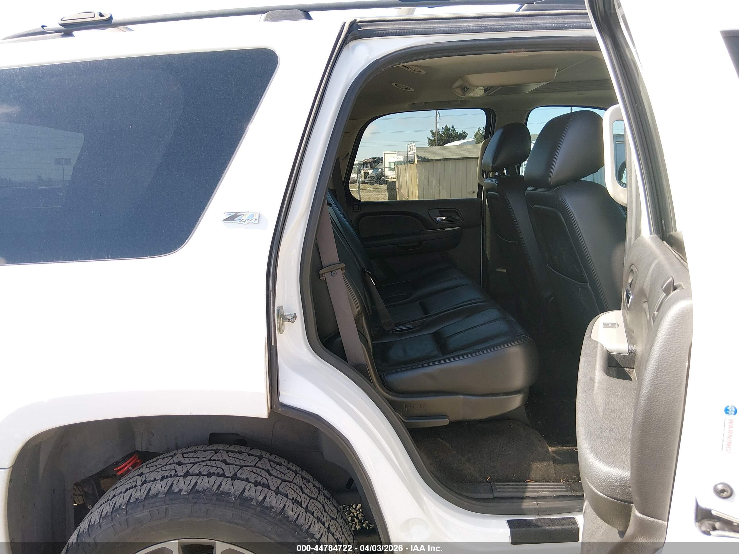 CHEVROLET TAHOE image 8