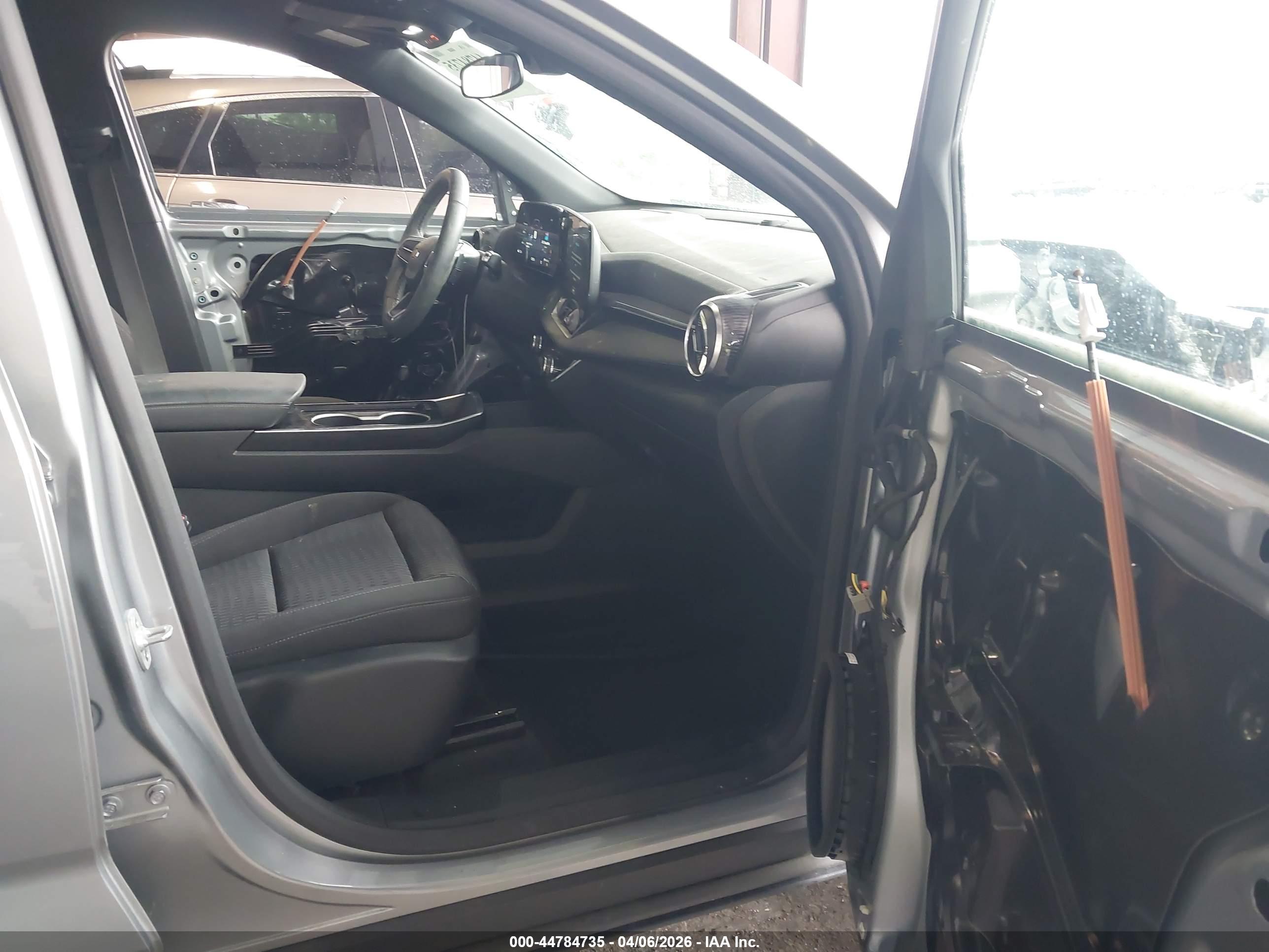 CHEVROLET EQUINOX image 5