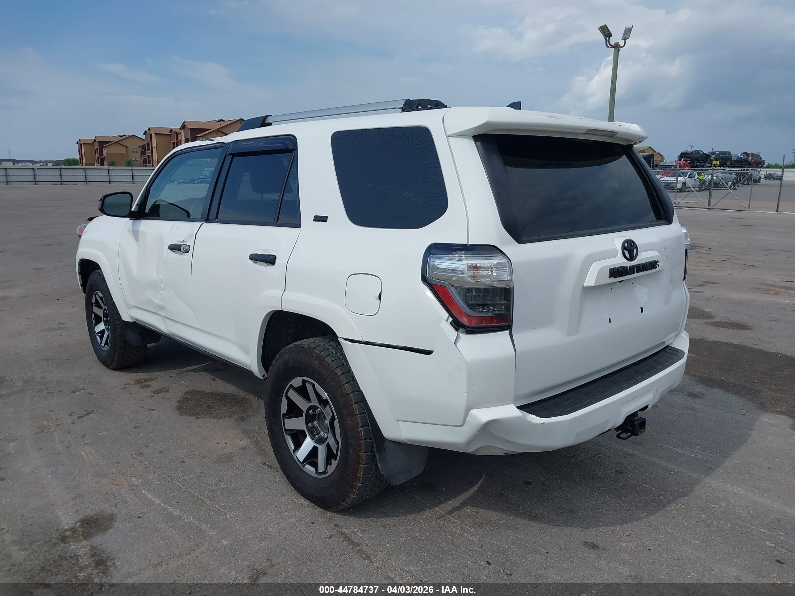 TOYOTA 4RUNNER image 3