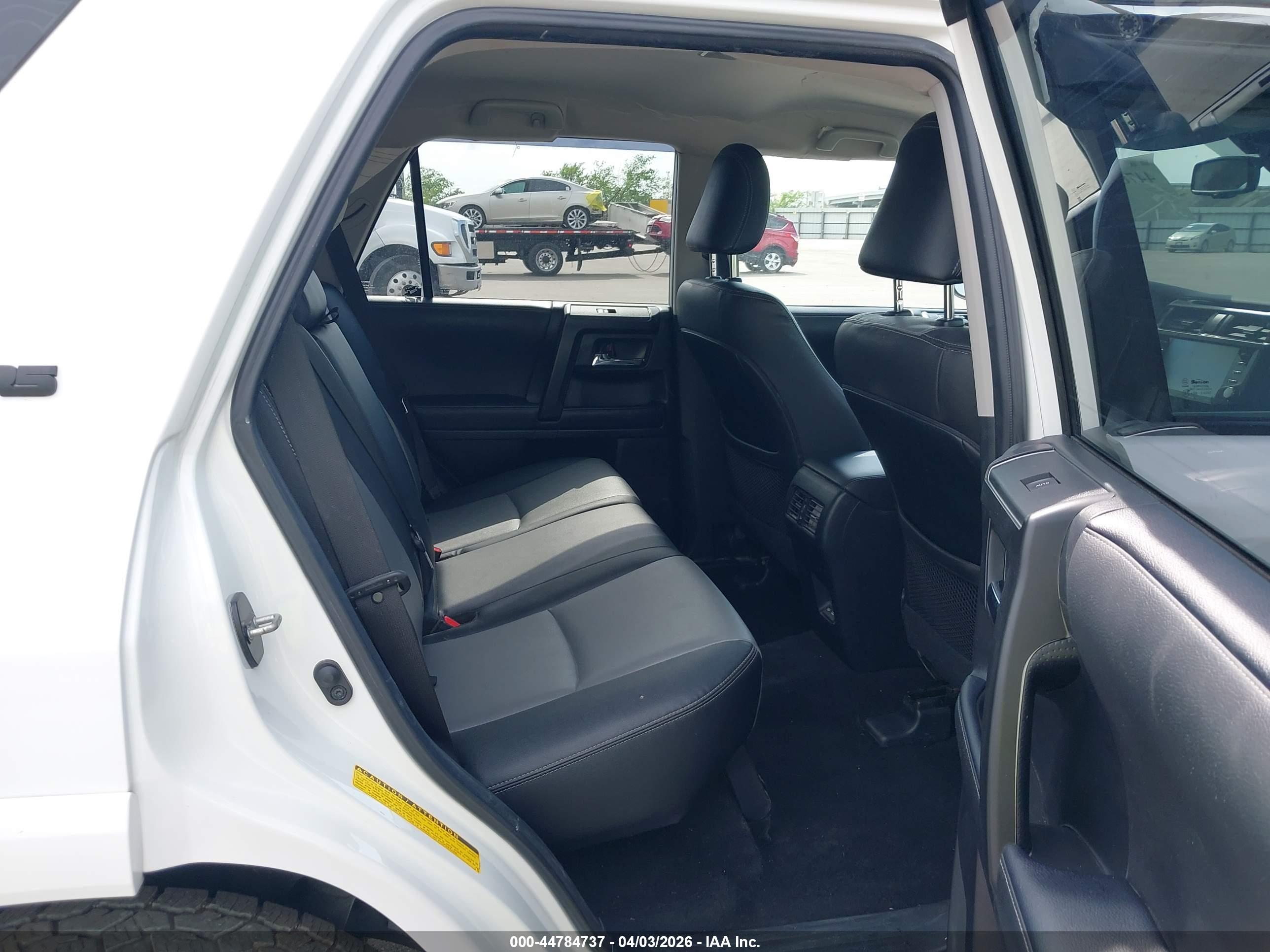TOYOTA 4RUNNER image 8