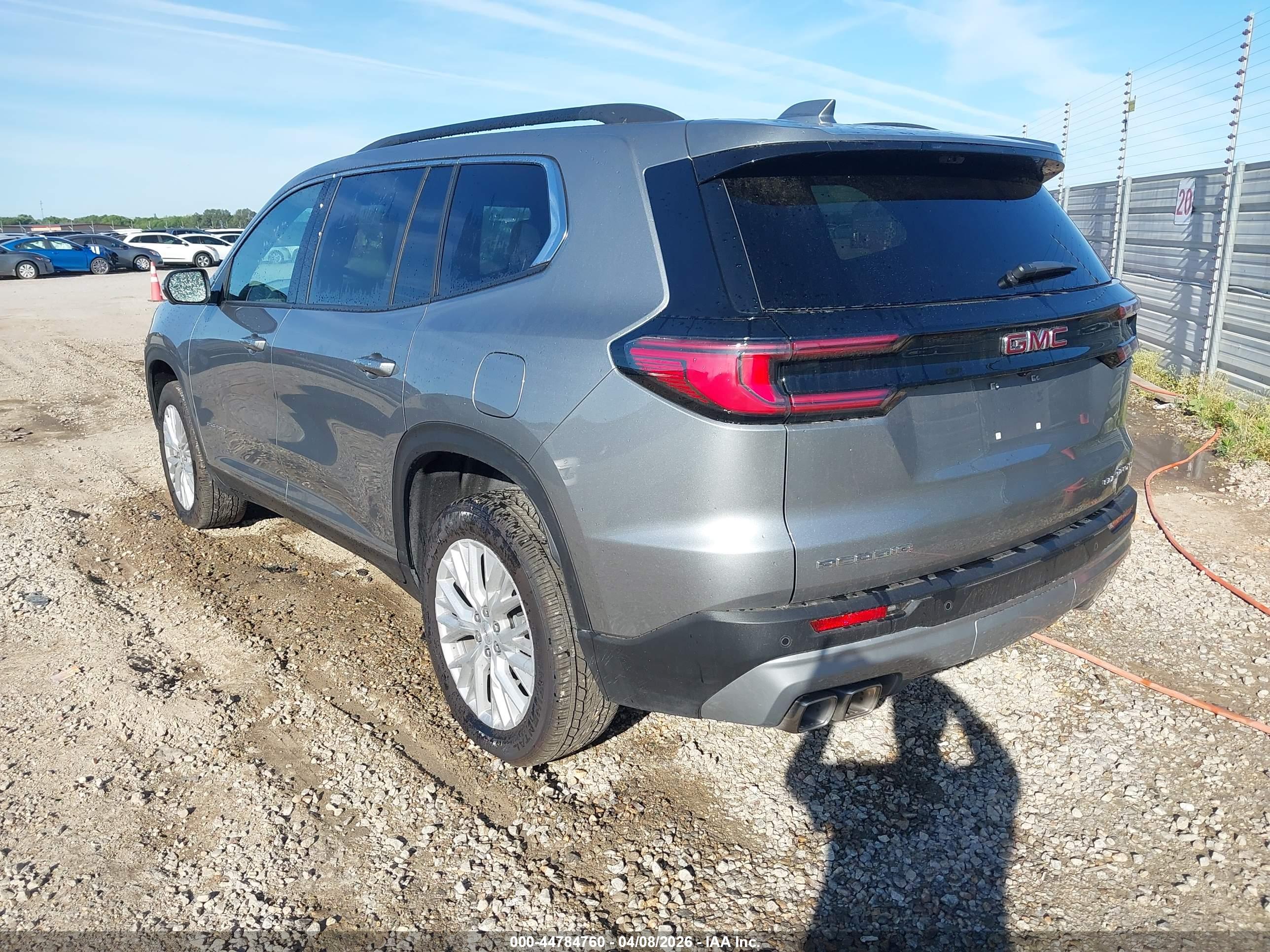GMC ACADIA image 3