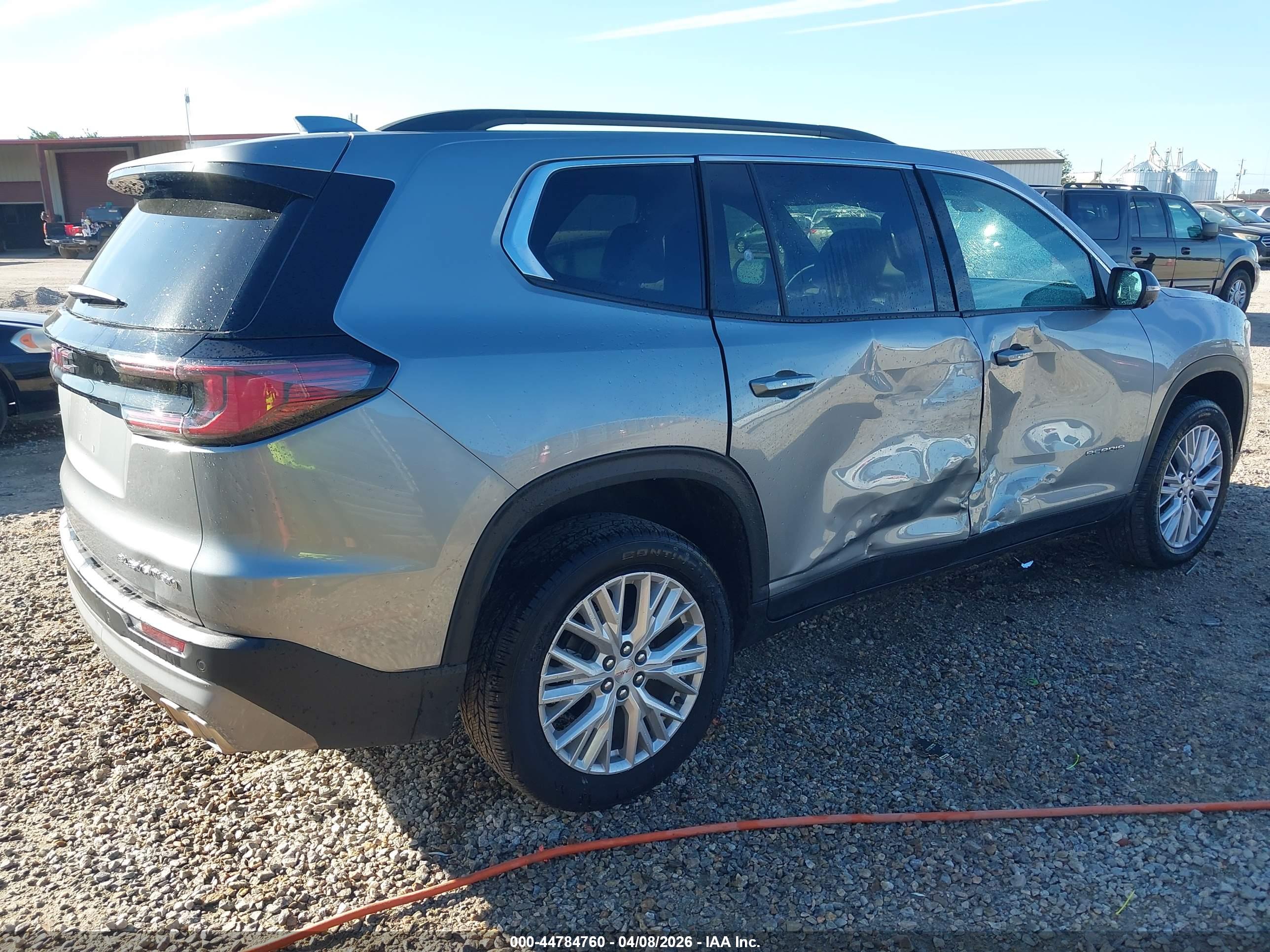 GMC ACADIA image 4