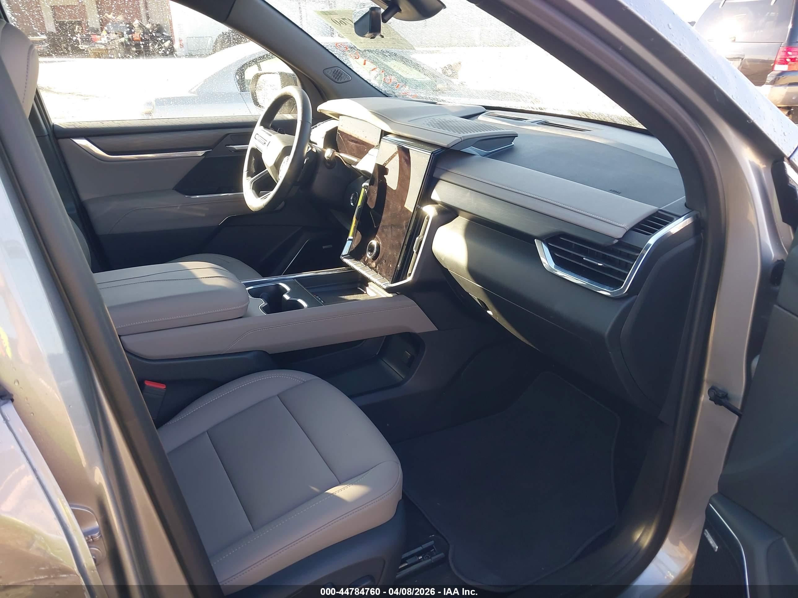 GMC ACADIA image 5