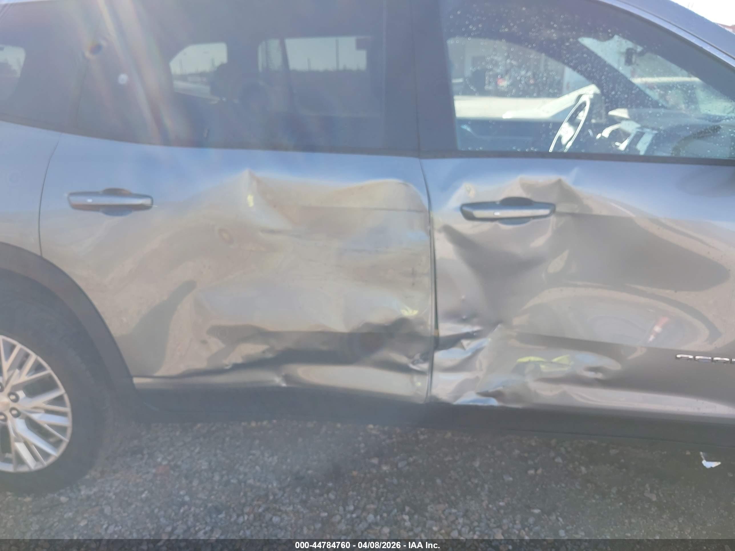 GMC ACADIA image 6