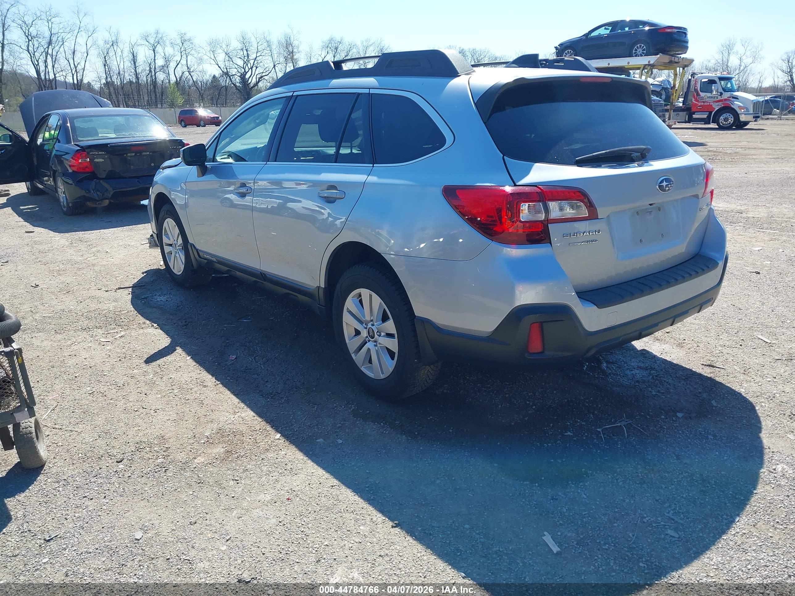 SUBARU OUTBACK image 3