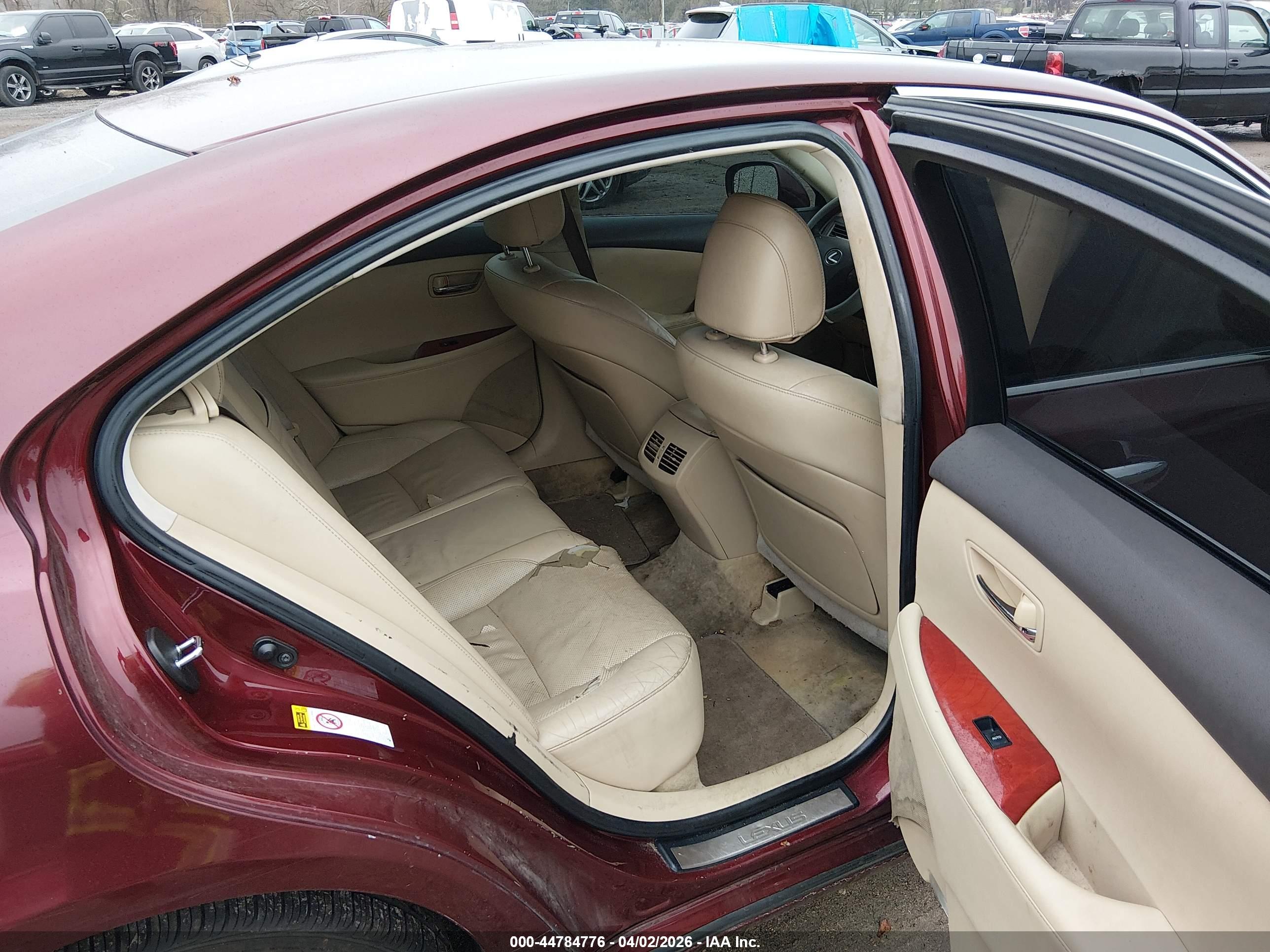 LEXUS ES image 8