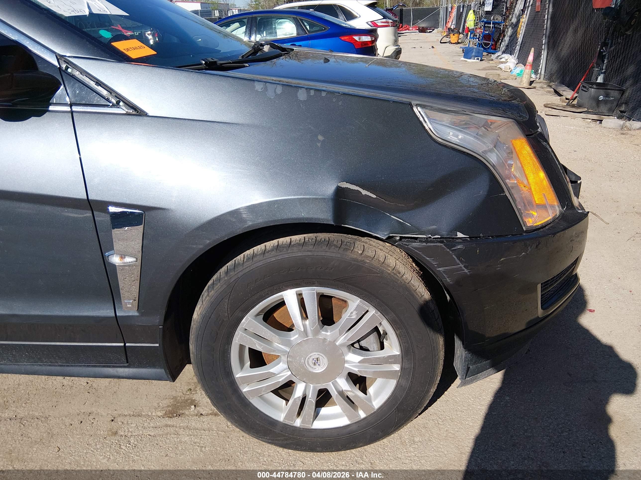 CADILLAC SRX image 6