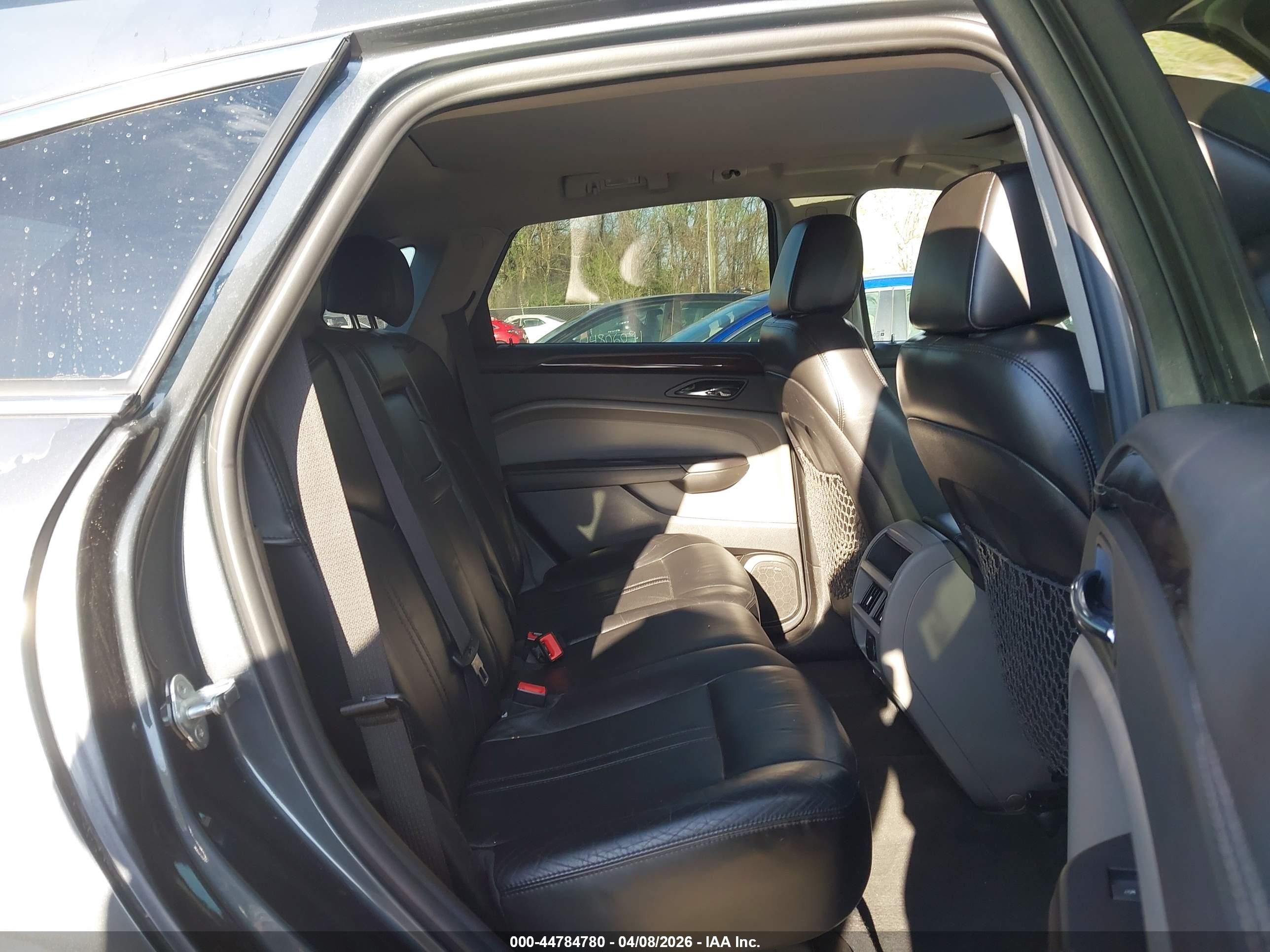 CADILLAC SRX image 8