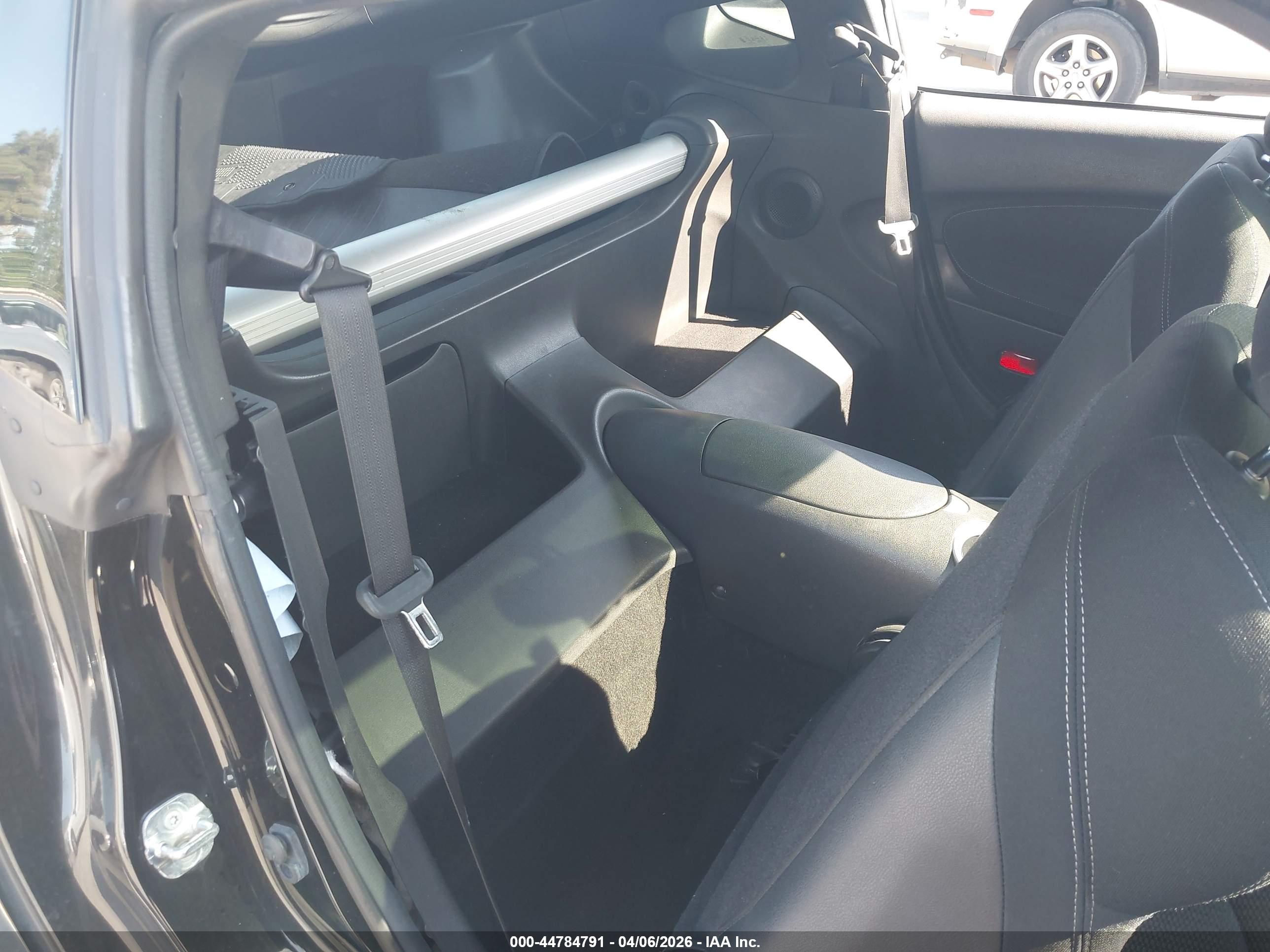 NISSAN 370Z image 8