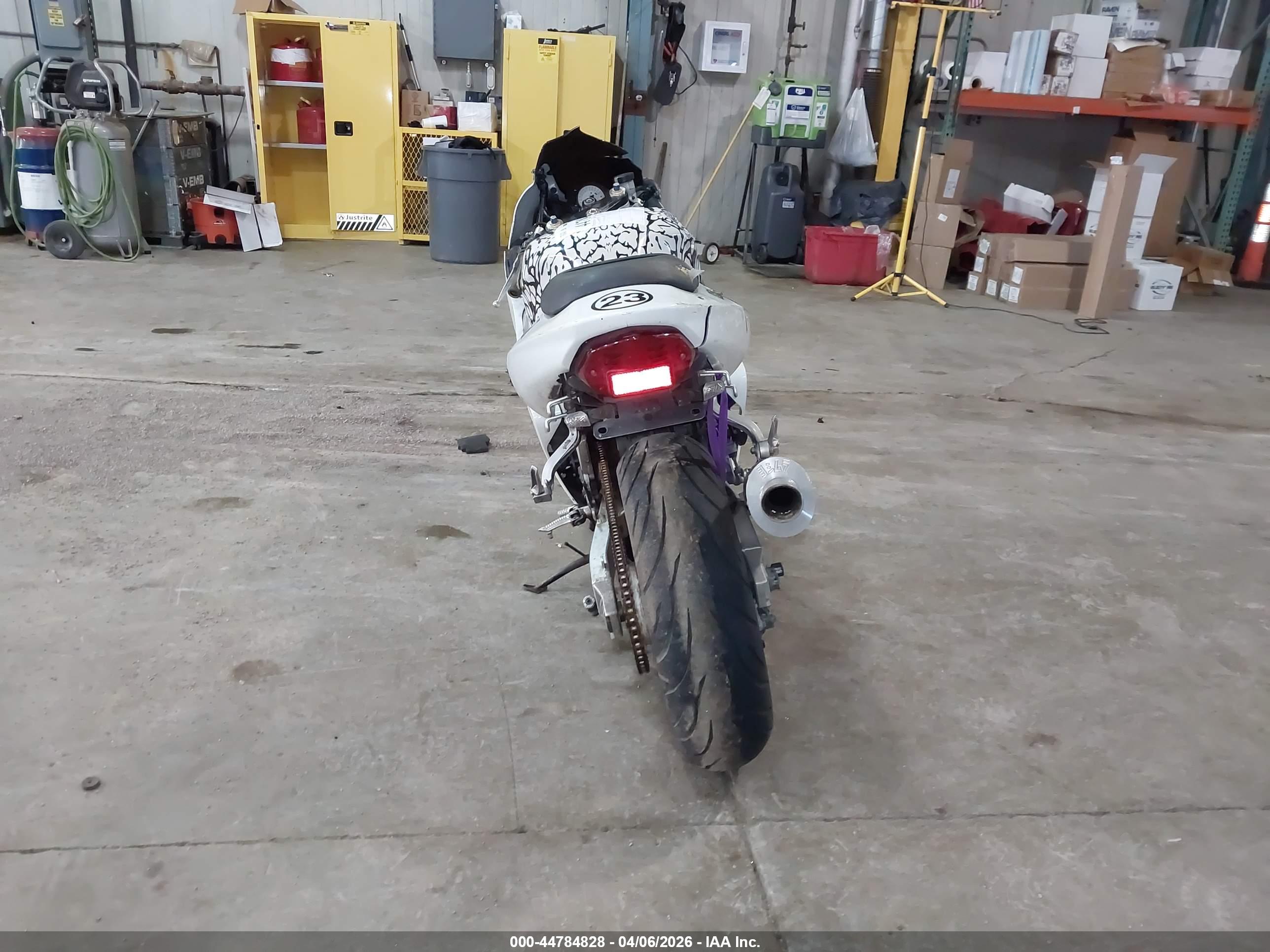 SUZUKI GSX-R600 image 6
