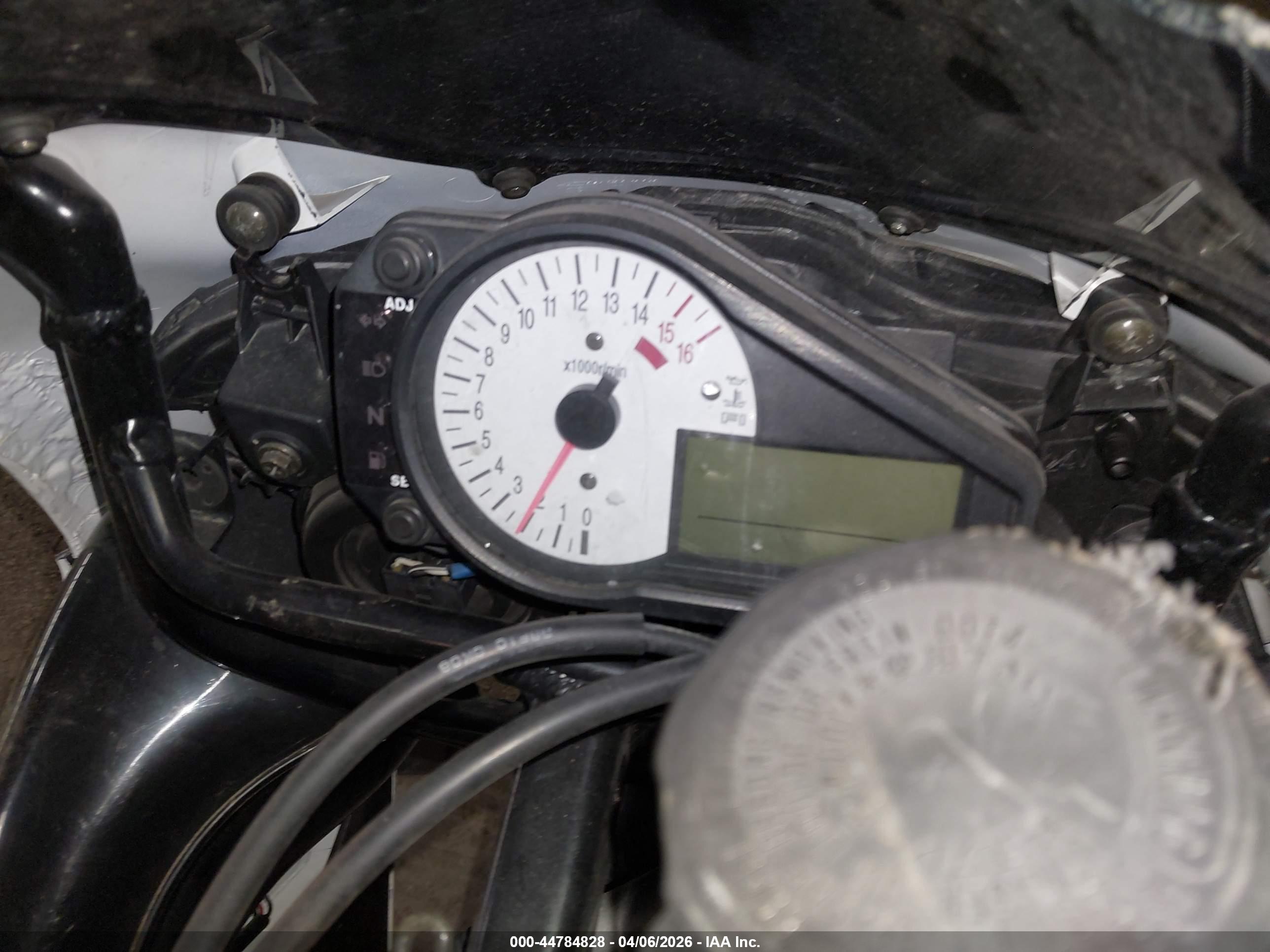 SUZUKI GSX-R600 image 7