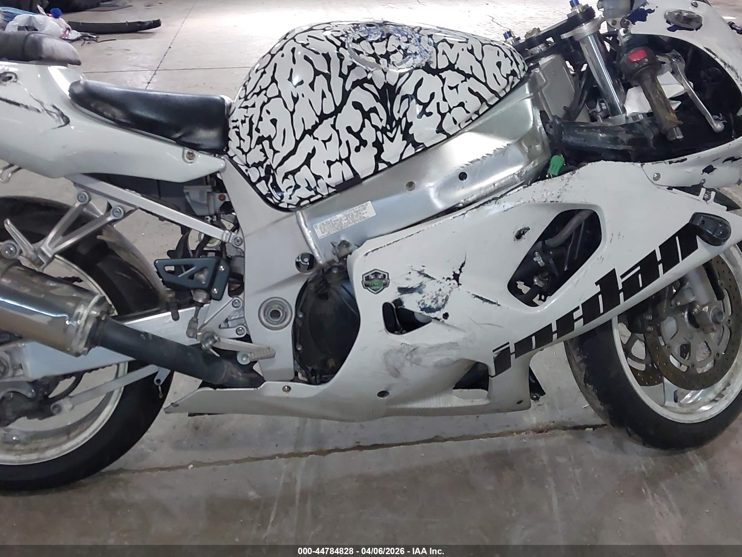 SUZUKI GSX-R600 image 9