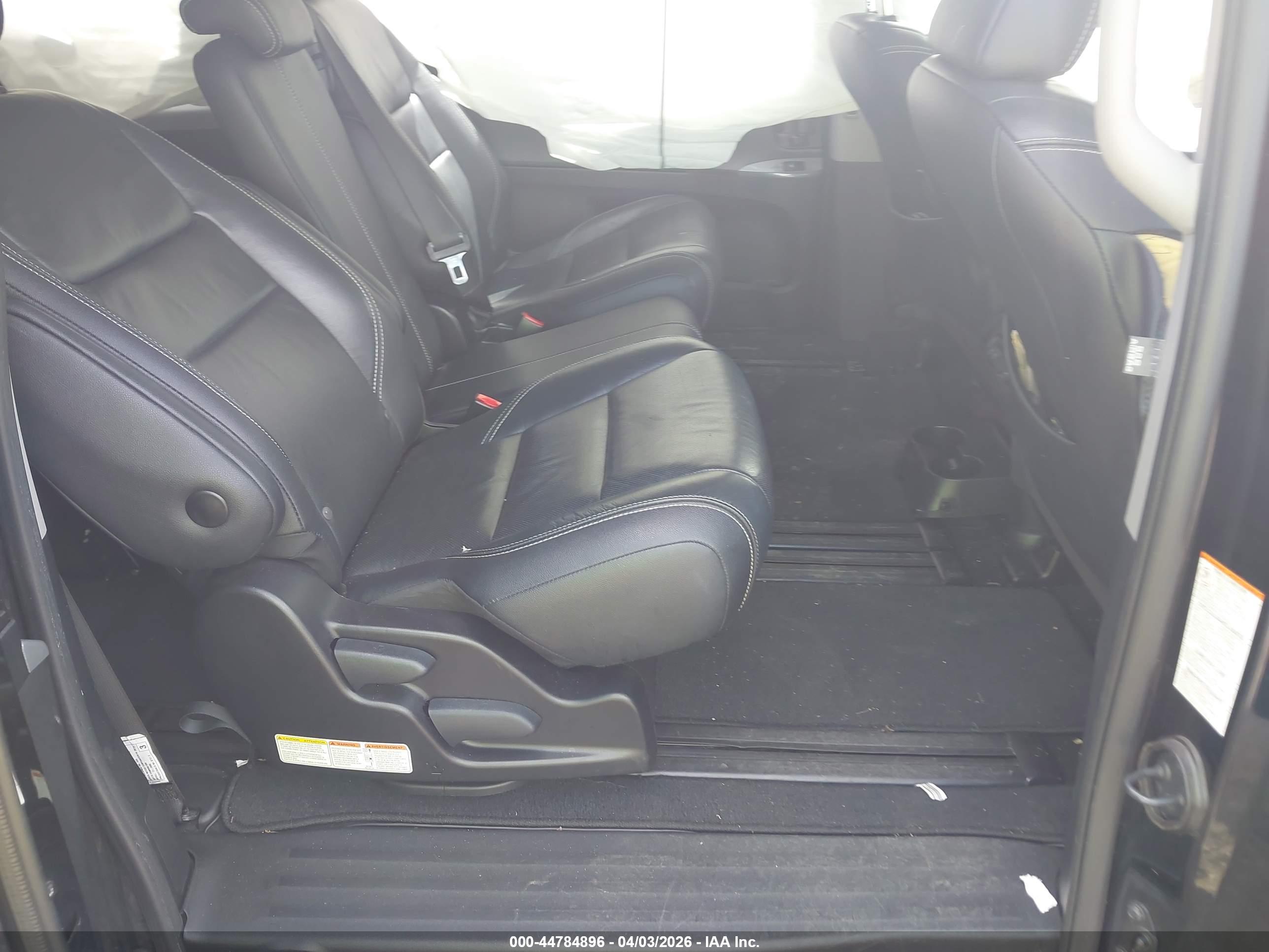 TOYOTA SIENNA image 8