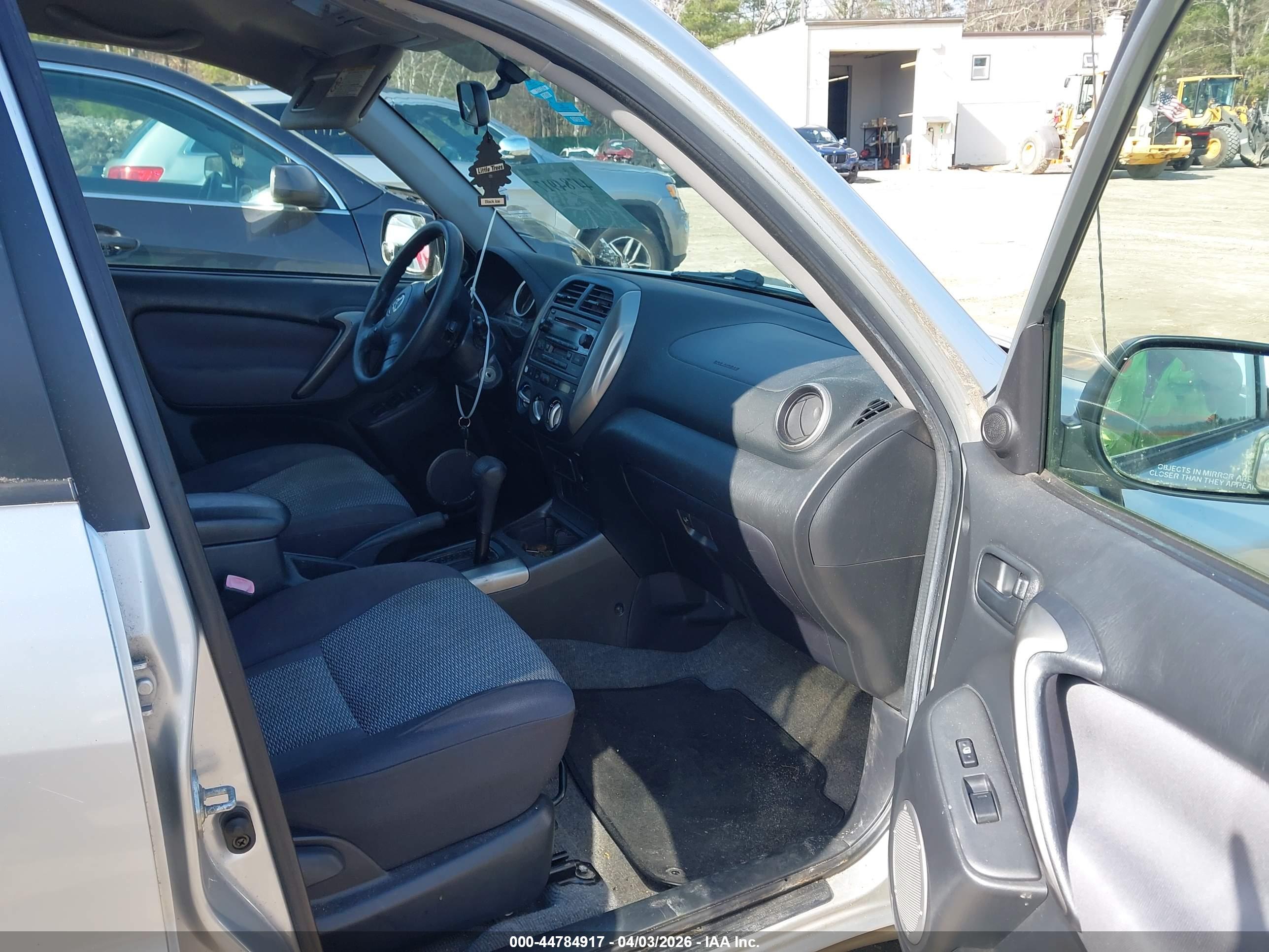 TOYOTA RAV4 image 5