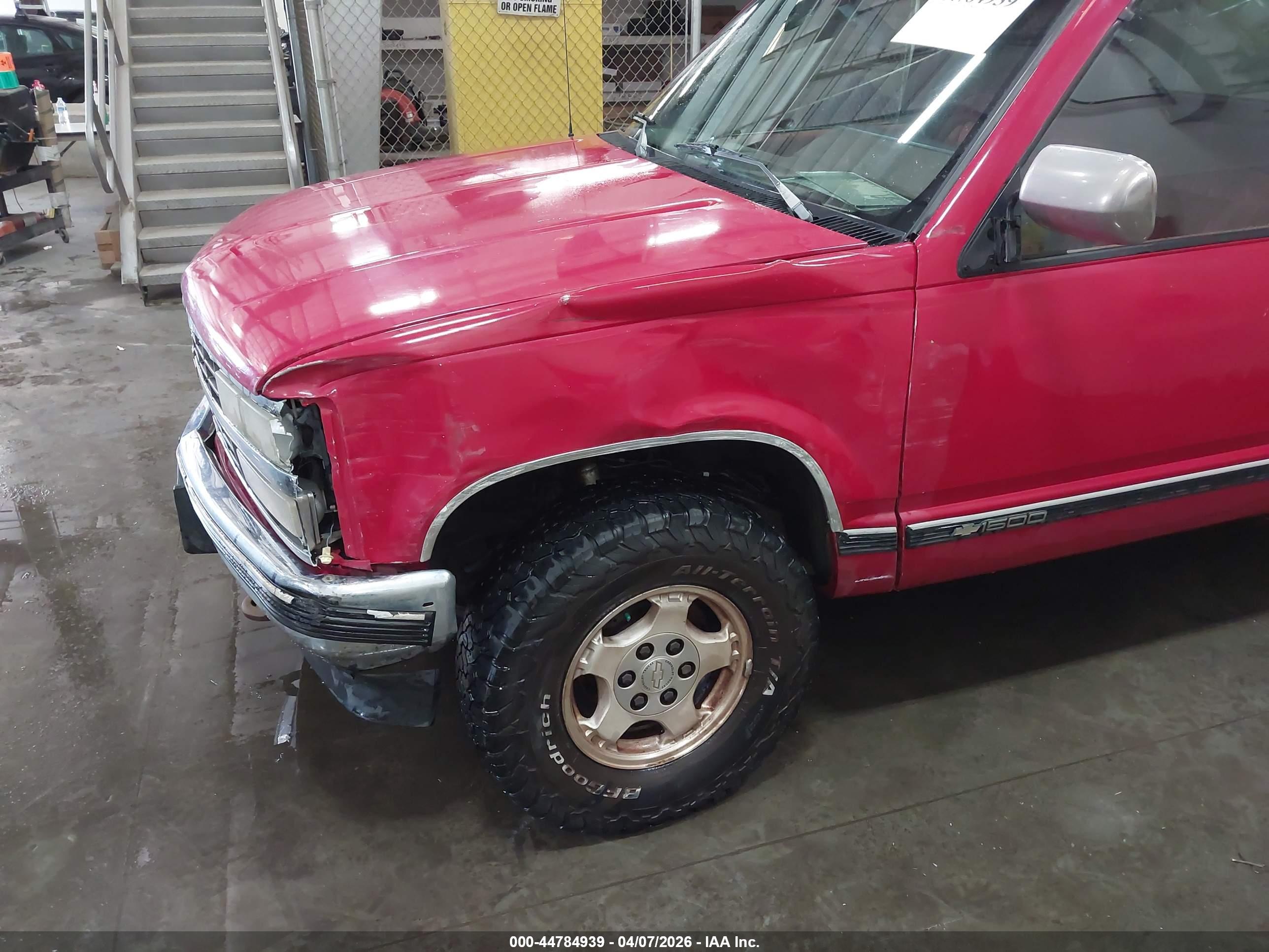 CHEVROLET GMT-400 image 6