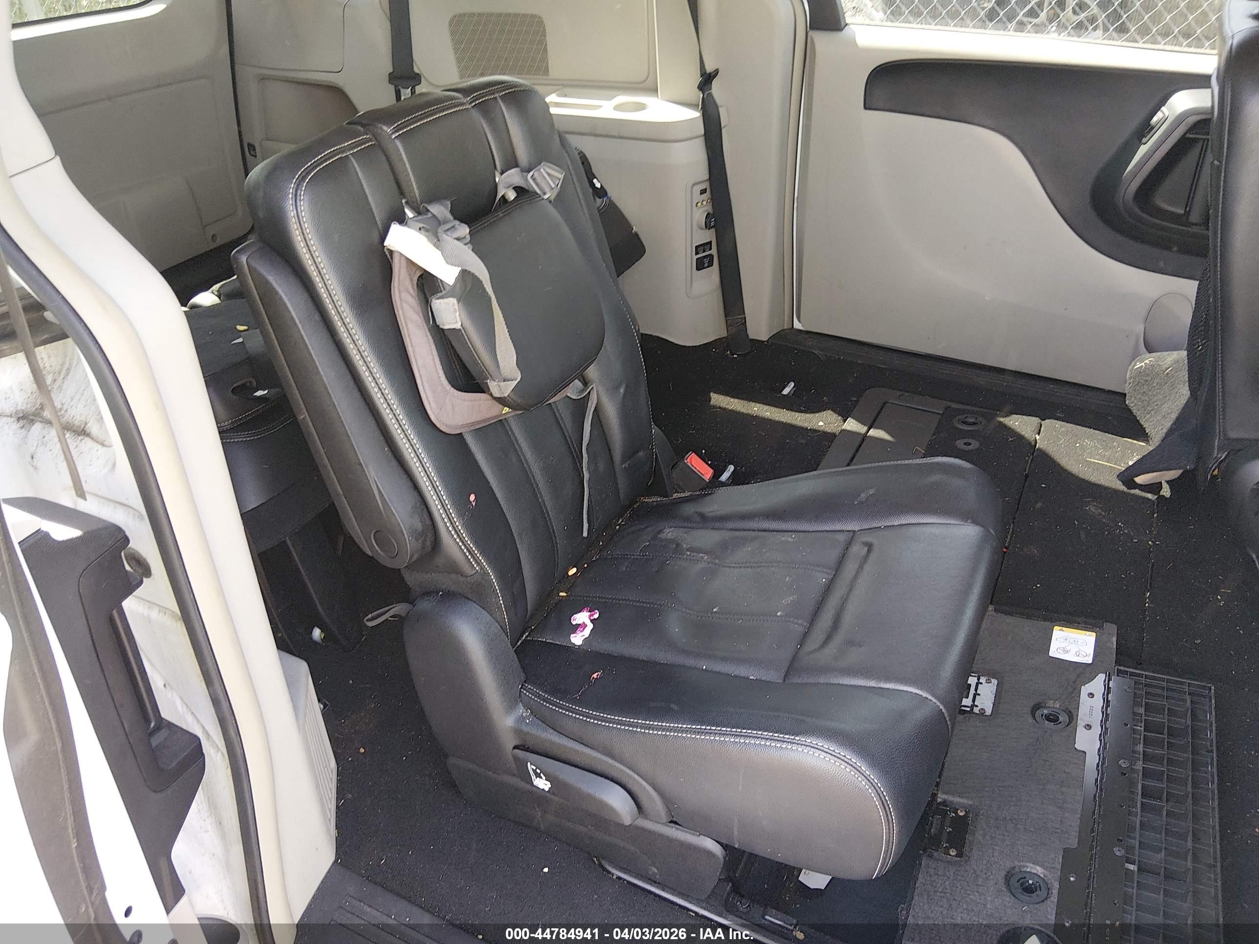 CHRYSLER TOWN image 8