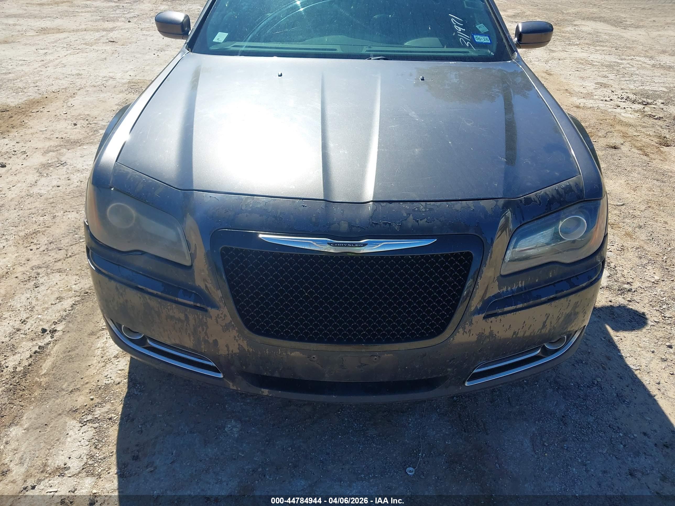 CHRYSLER 300 image 6