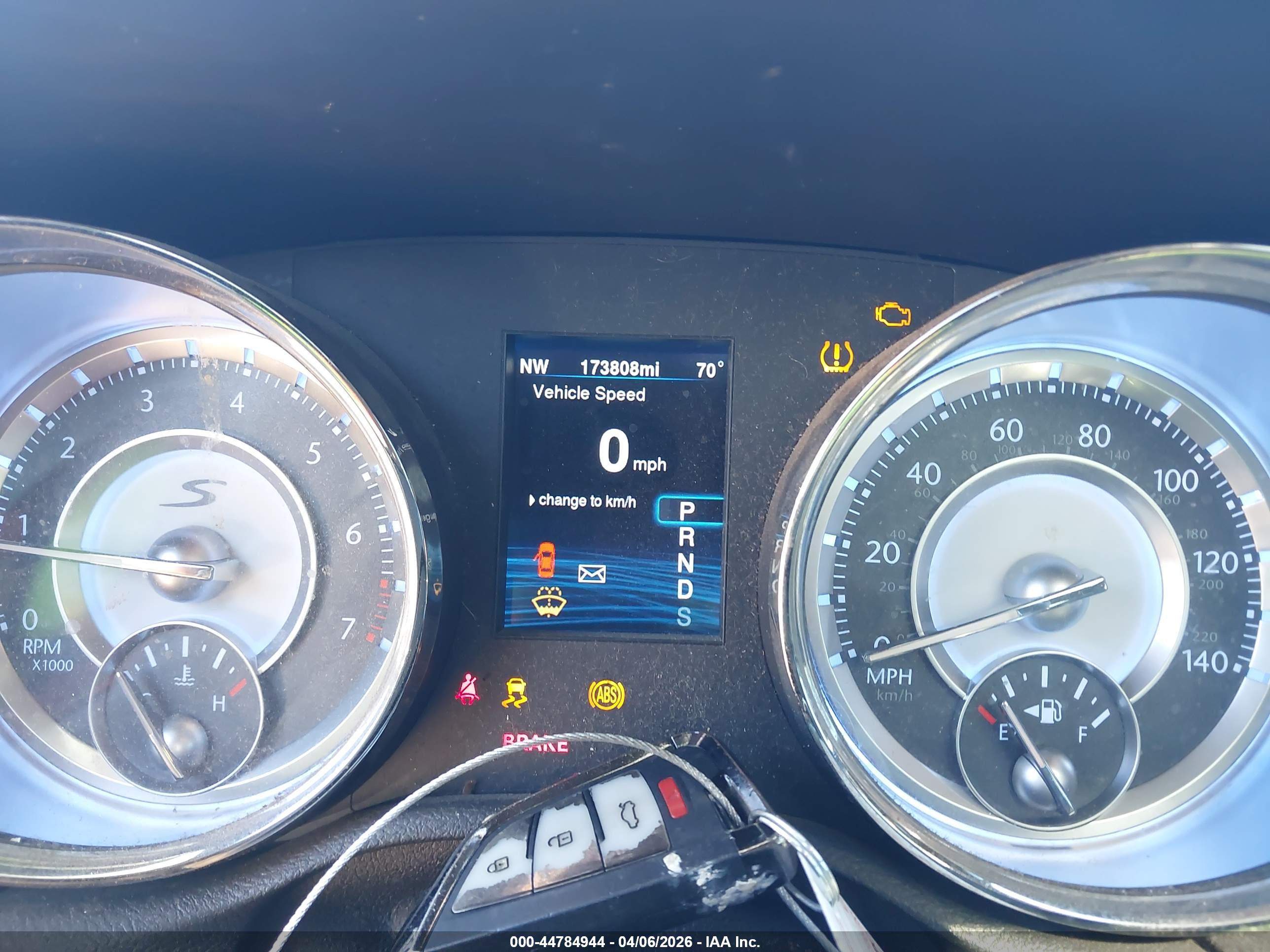 CHRYSLER 300 image 7