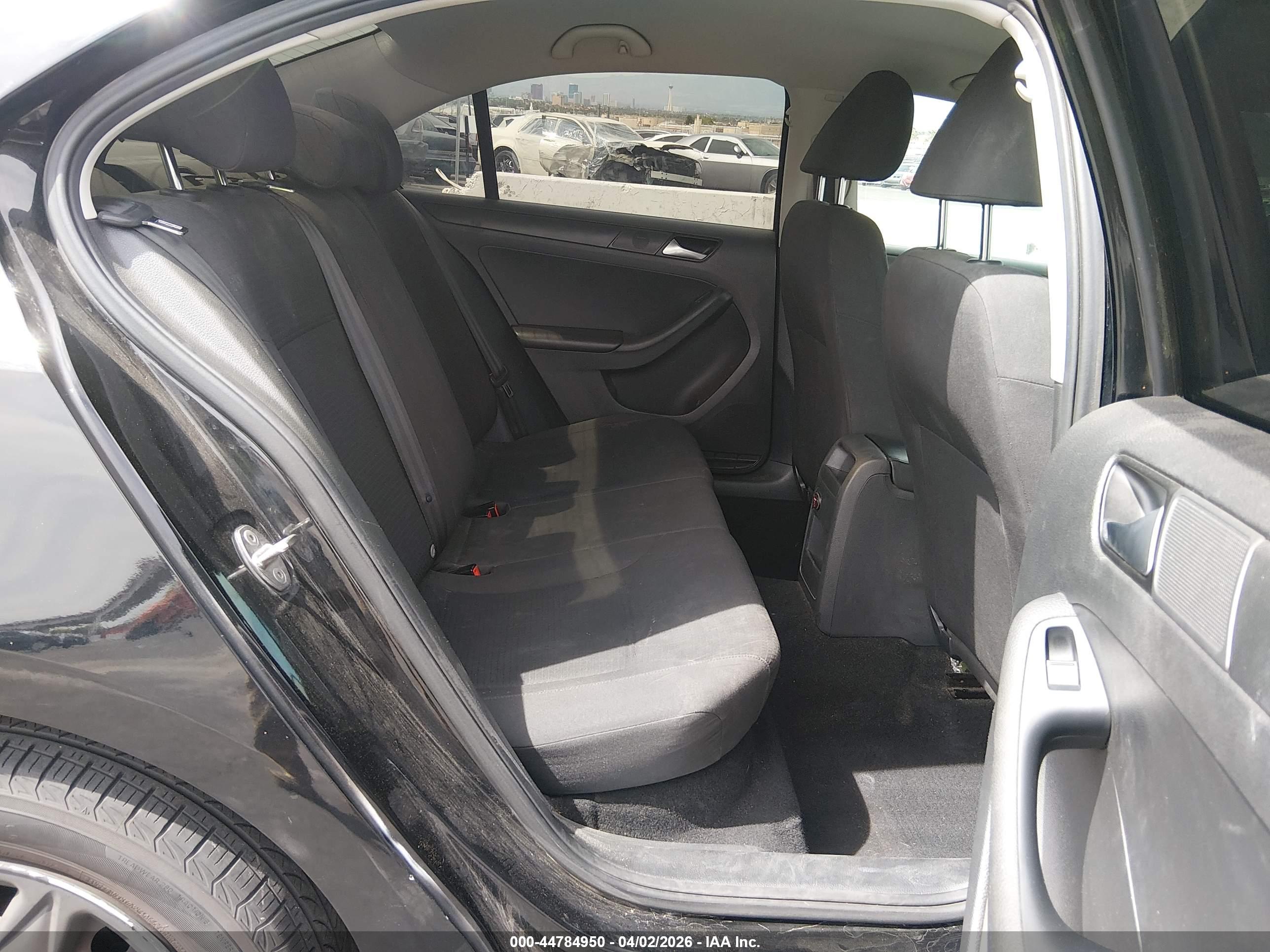 VOLKSWAGEN JETTA image 8