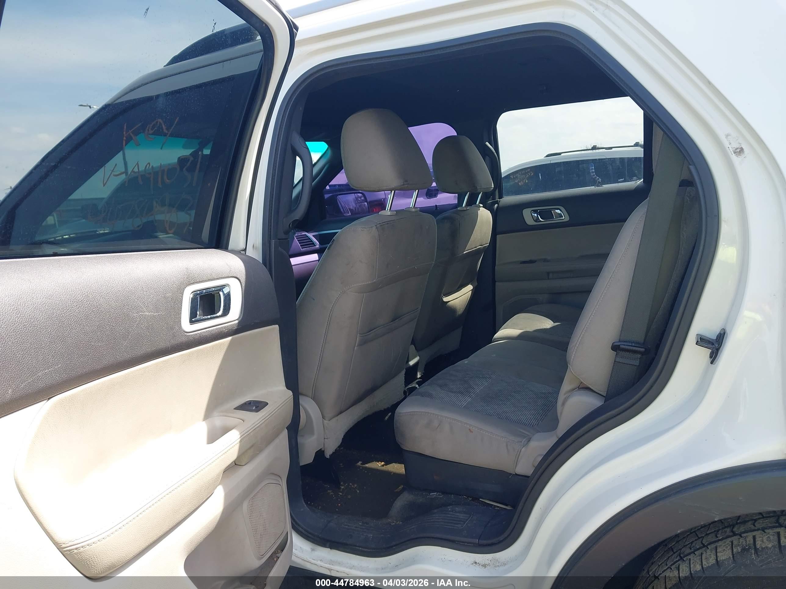 FORD EXPLORER image 8