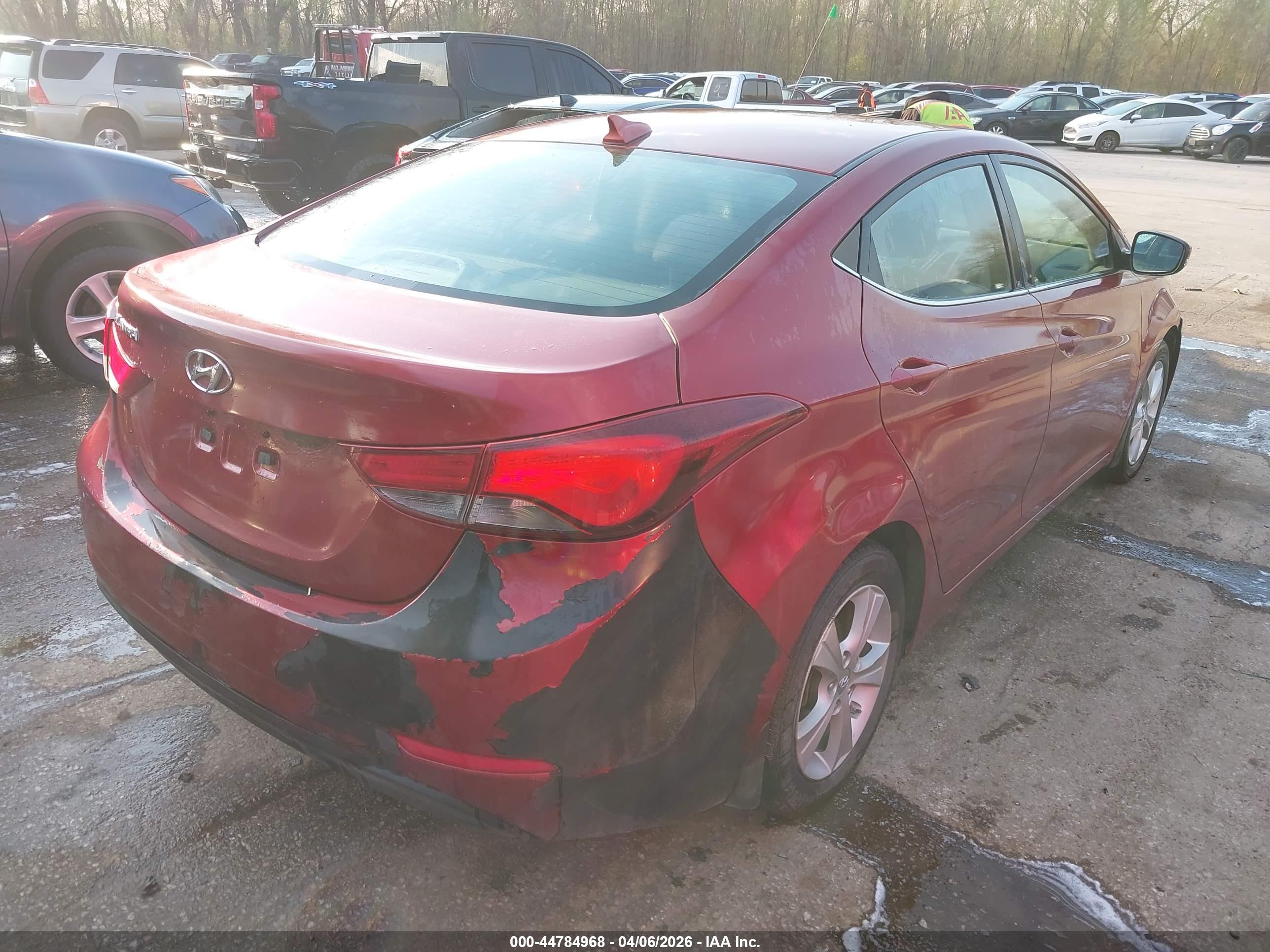 HYUNDAI ELANTRA image 4