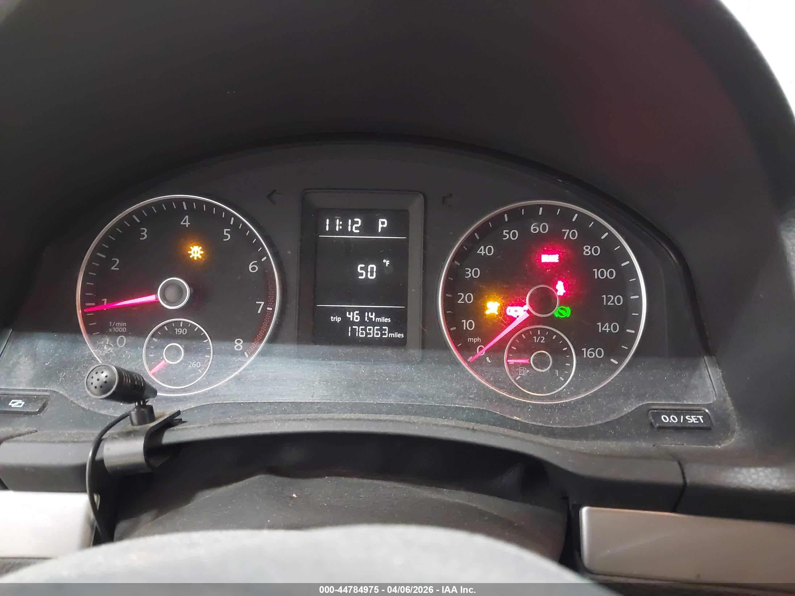 VOLKSWAGEN JETTA image 7