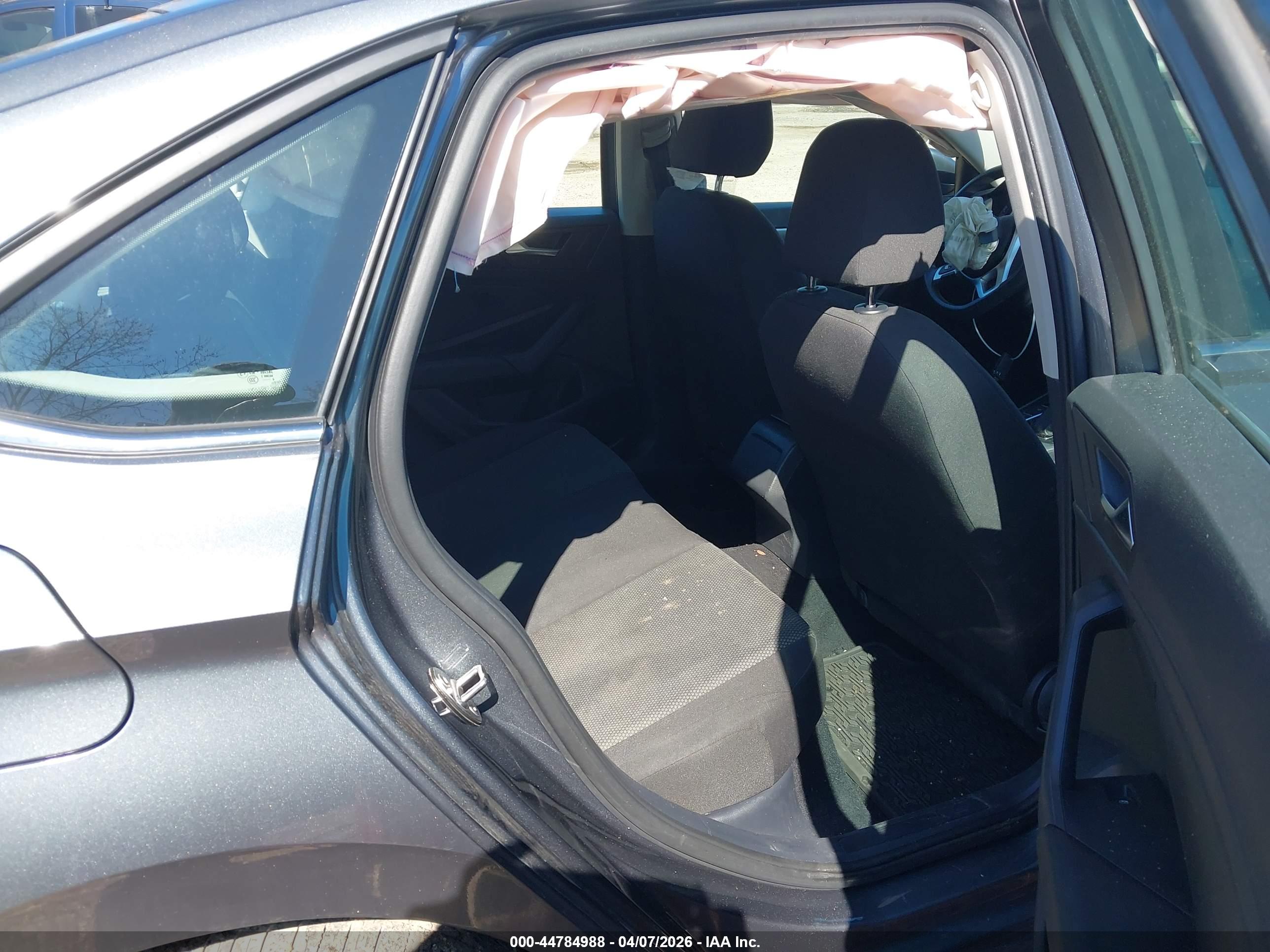 VOLKSWAGEN JETTA image 8