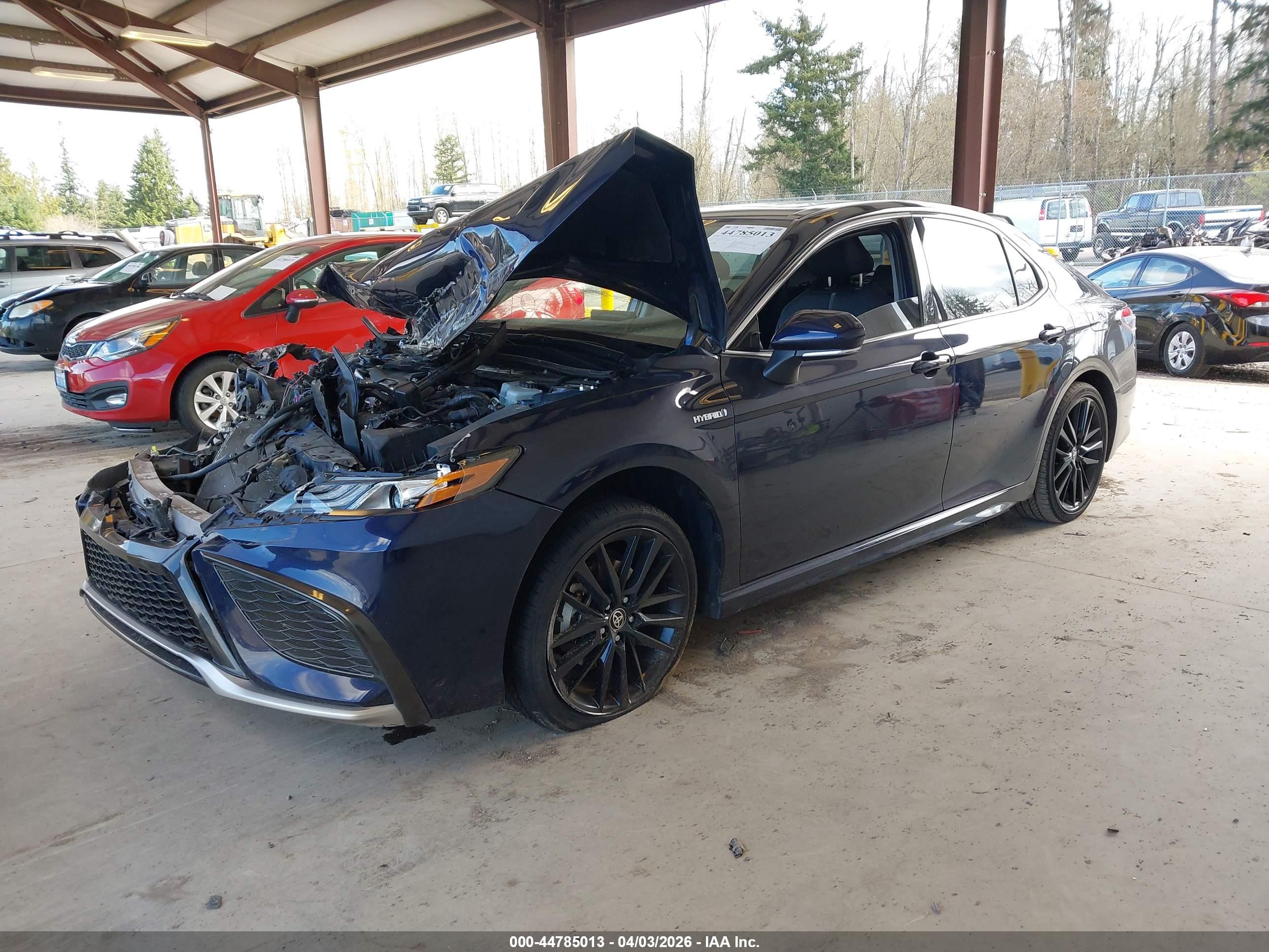 TOYOTA CAMRY image 2