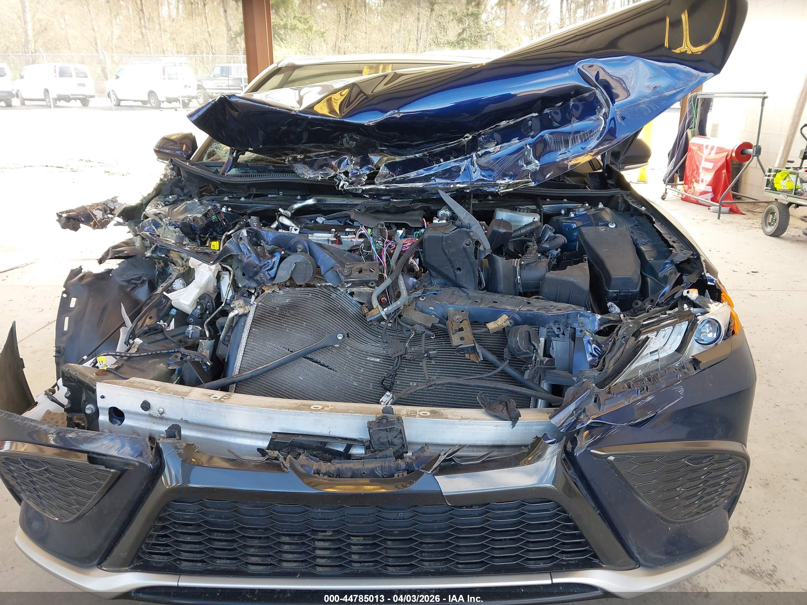 TOYOTA CAMRY image 6