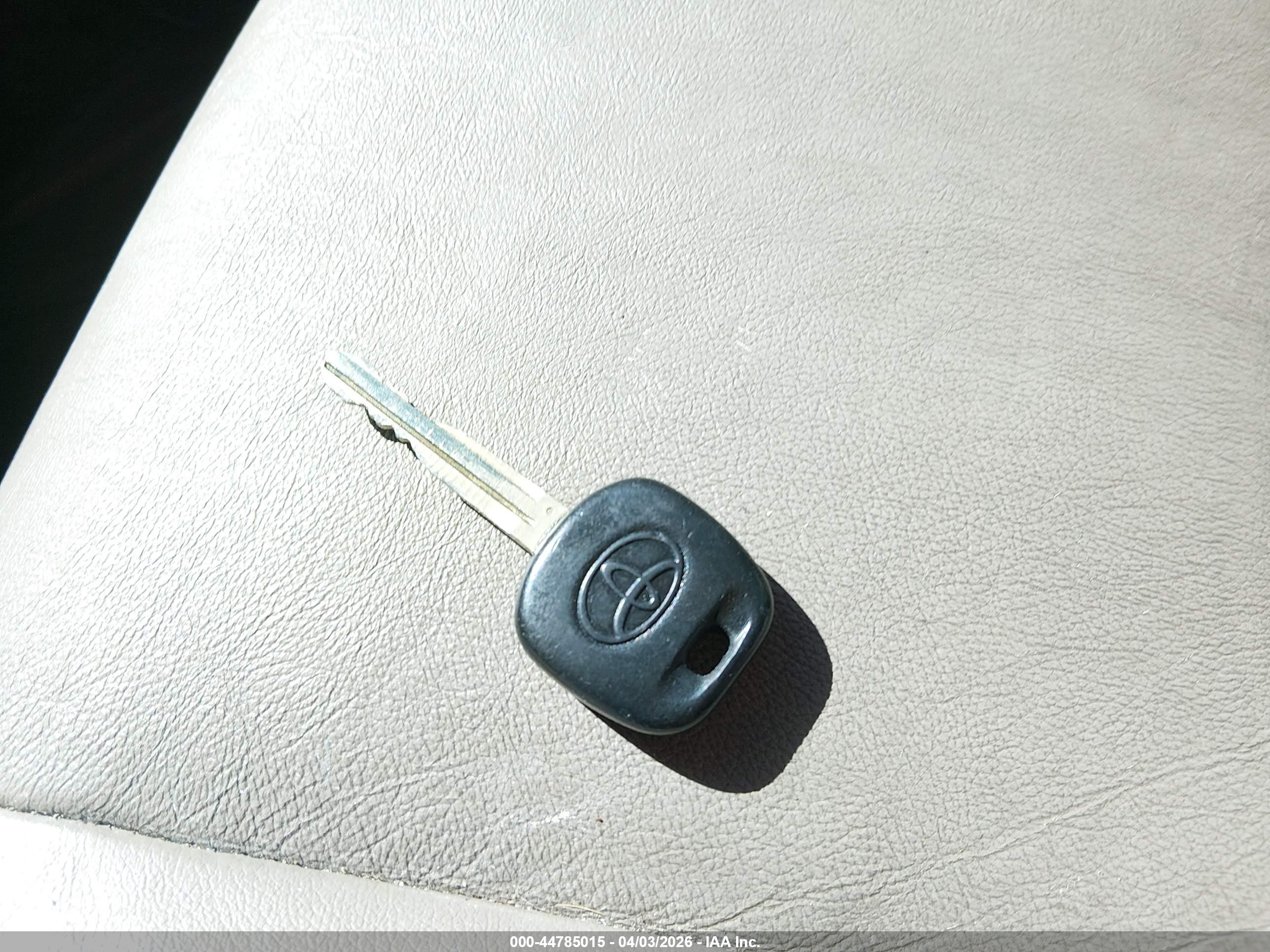 TOYOTA CAMRY image 11