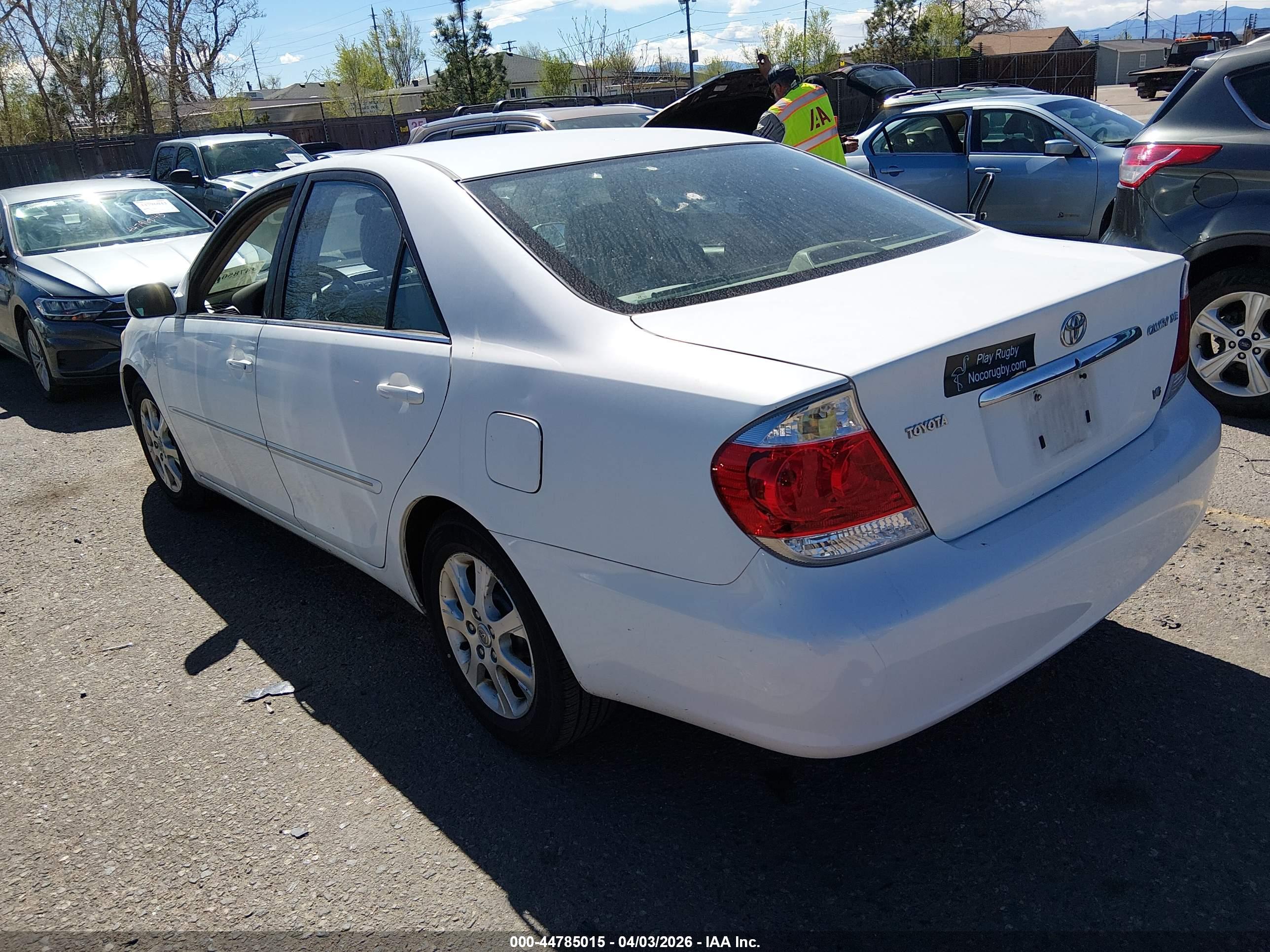TOYOTA CAMRY image 3