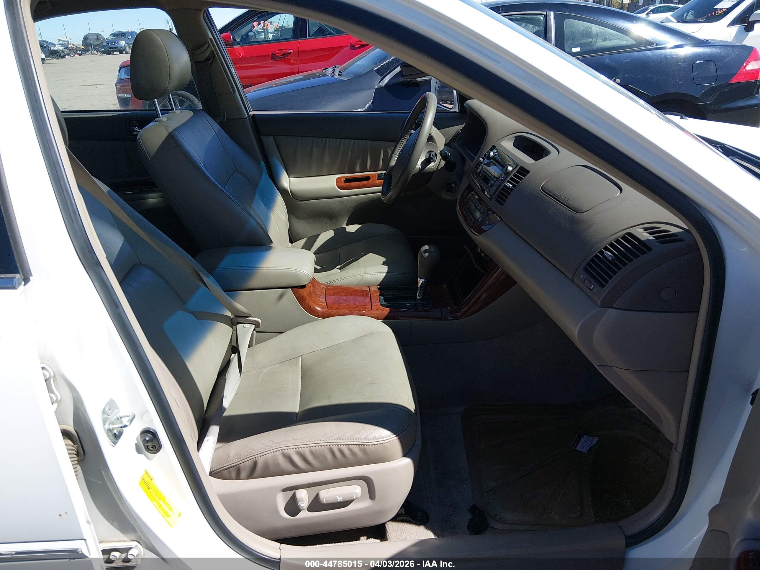 TOYOTA CAMRY image 5