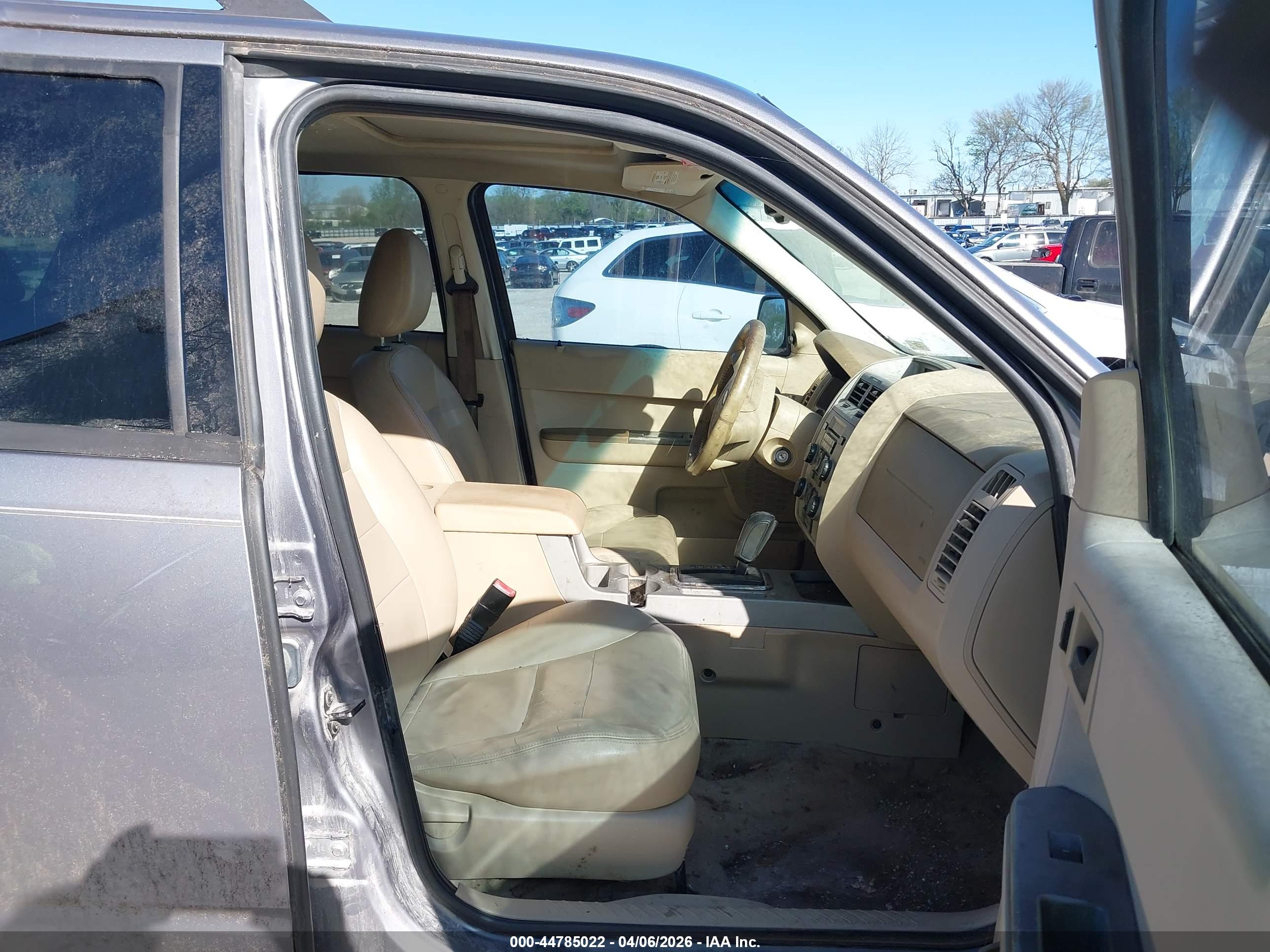 FORD ESCAPE image 5
