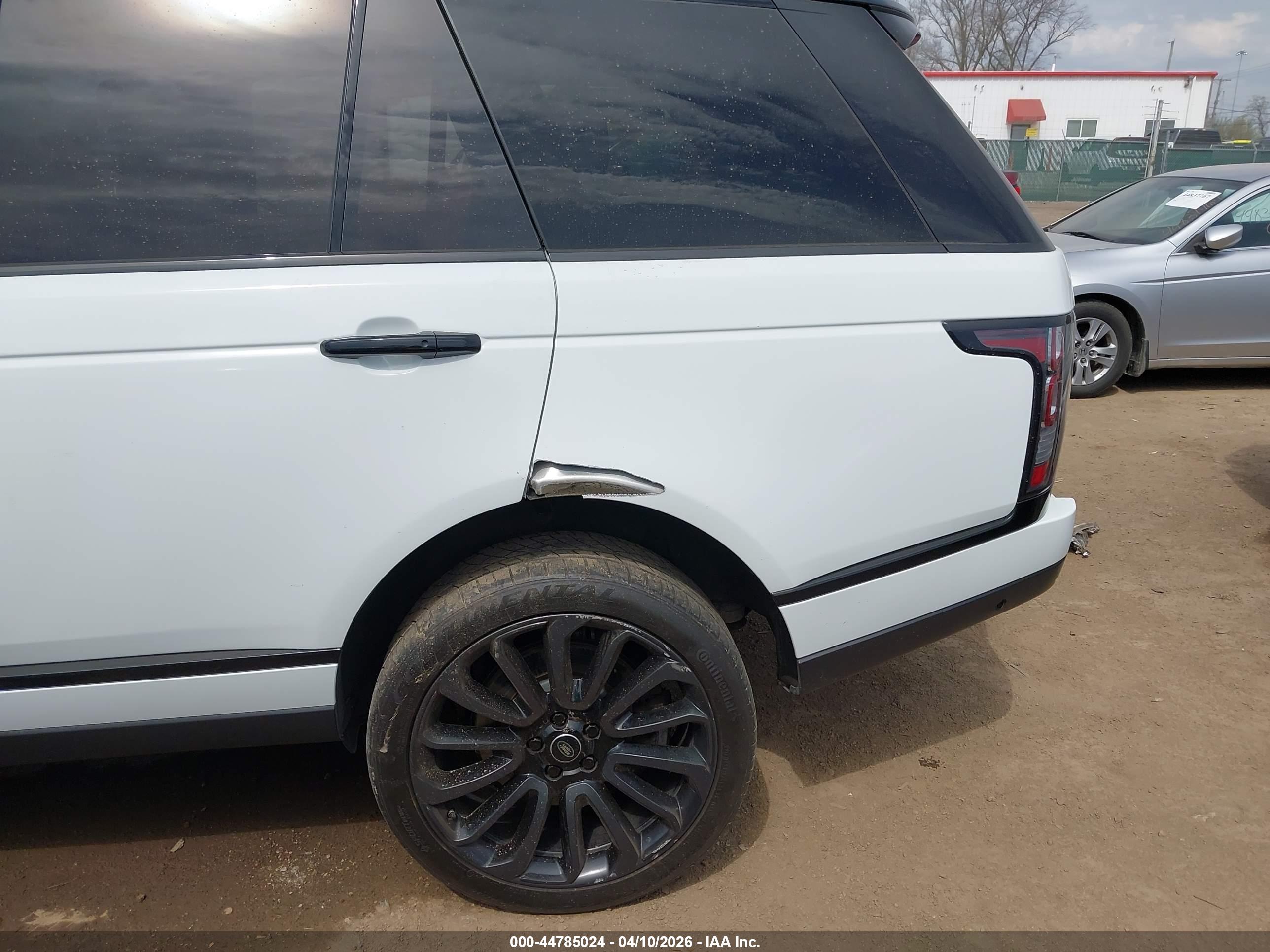LAND ROVER image 6