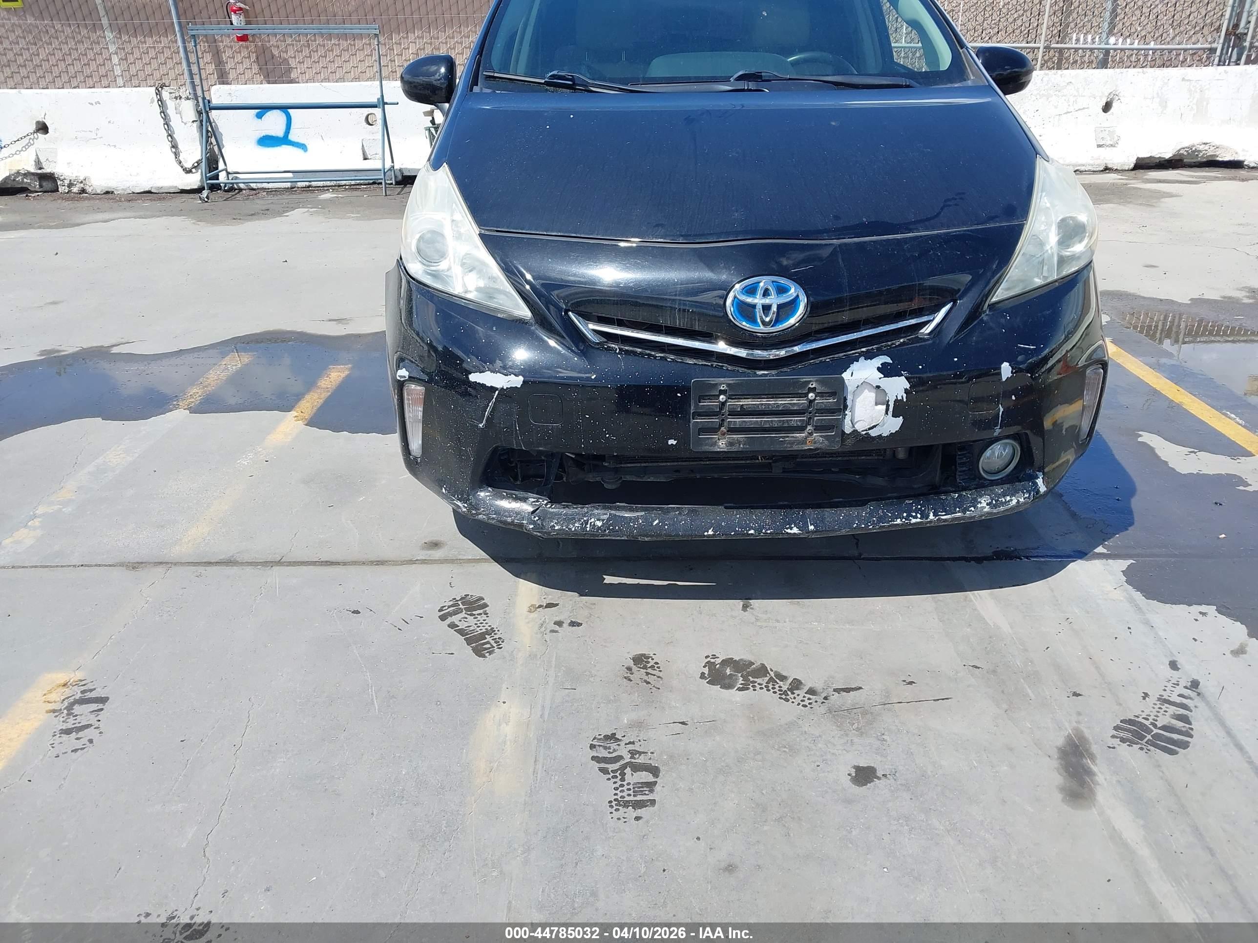 TOYOTA PRIUS image 6