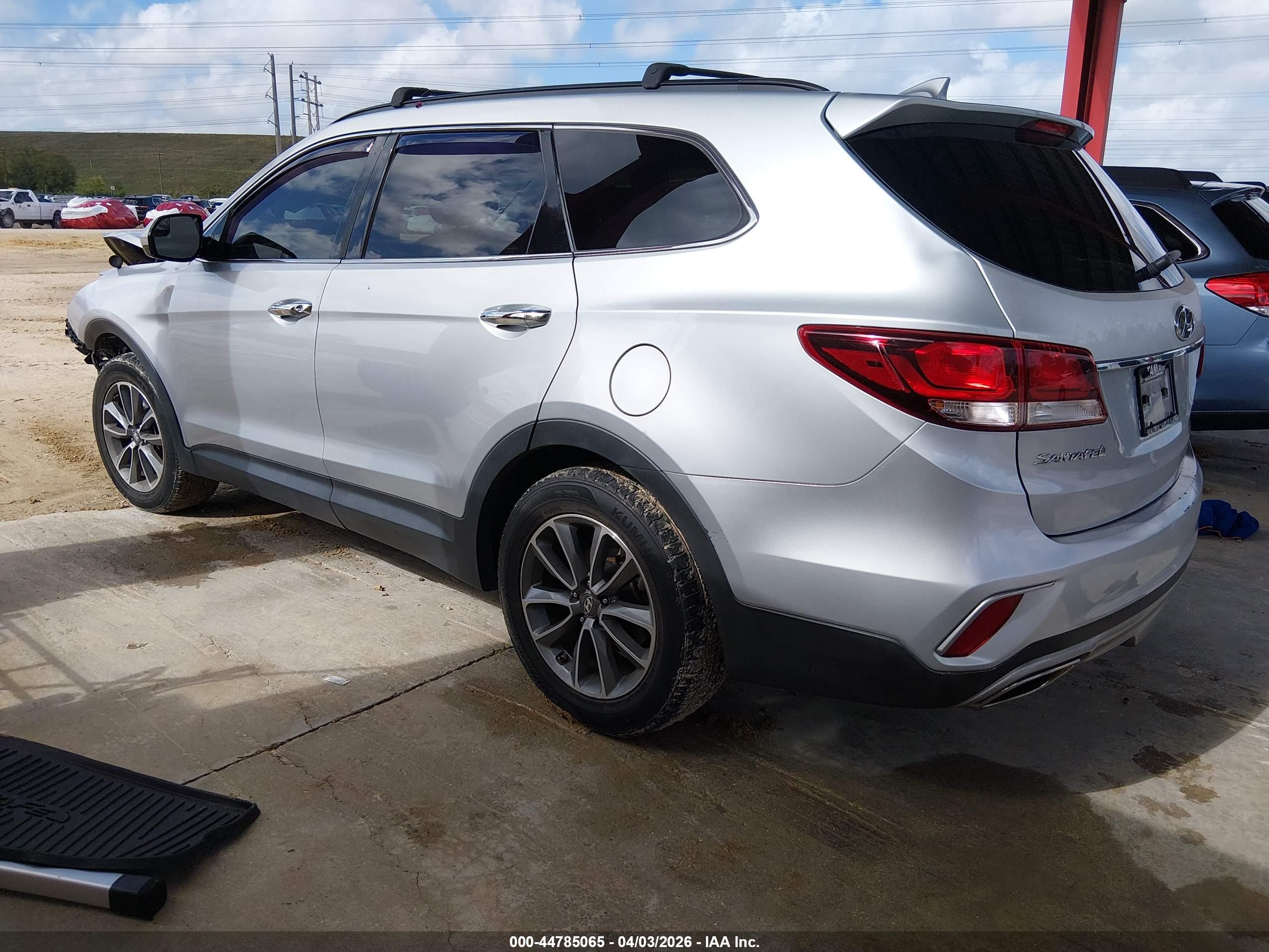 HYUNDAI SANTA image 3