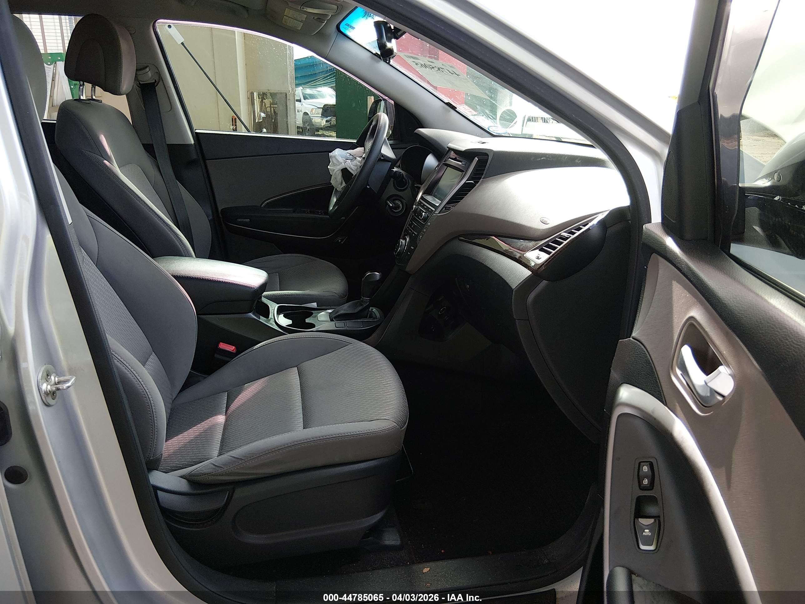 HYUNDAI SANTA image 5