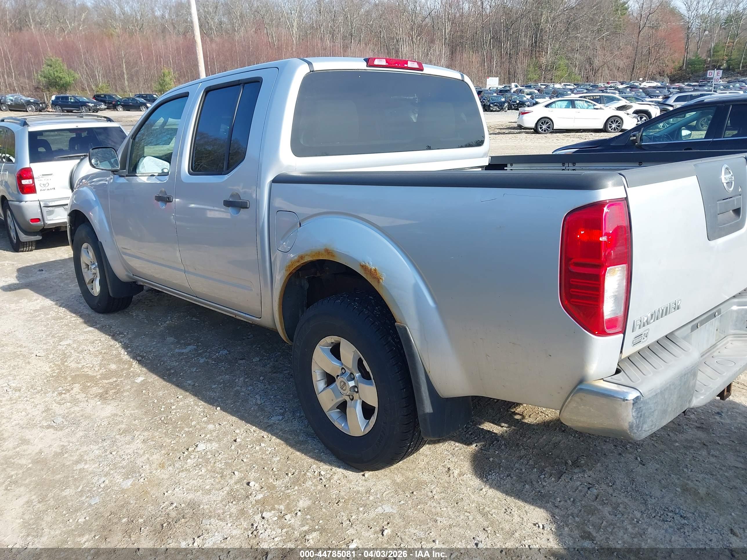 NISSAN FRONTIER image 3
