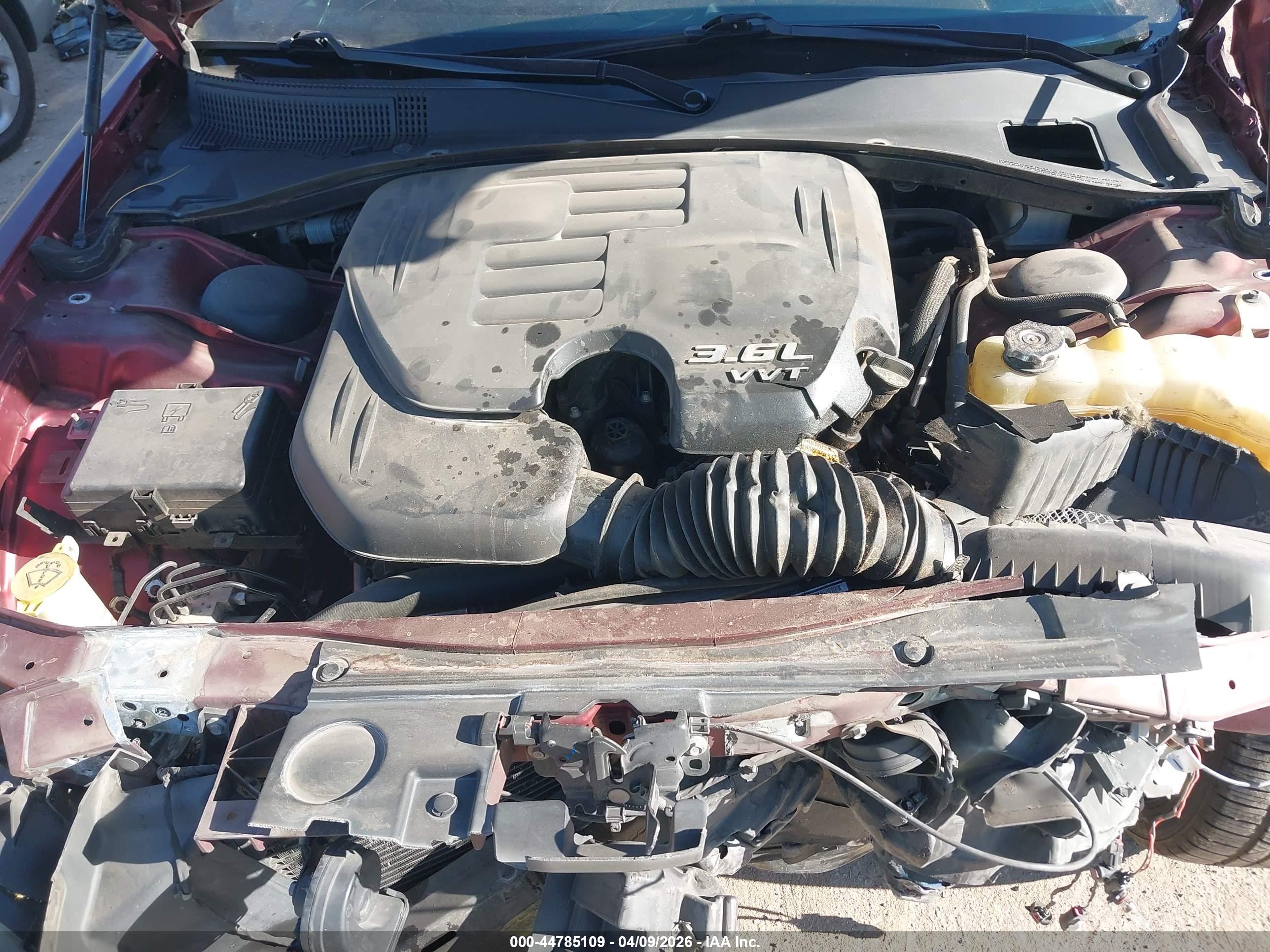 CHRYSLER 300 image 10