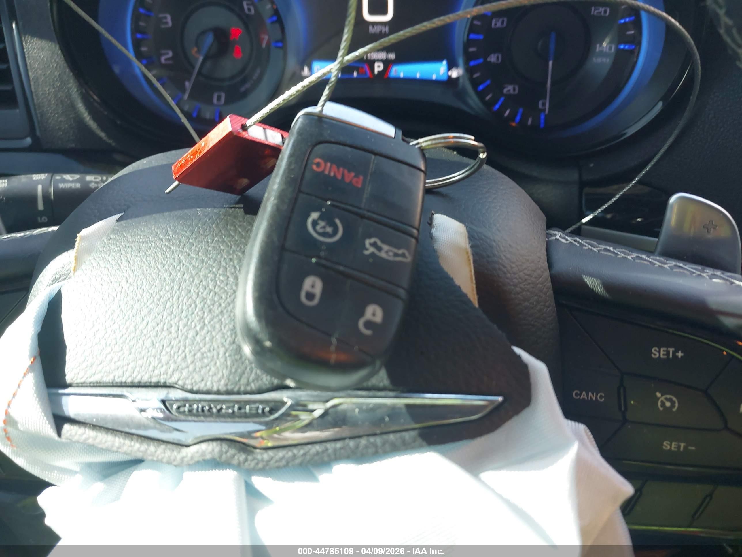 CHRYSLER 300 image 11