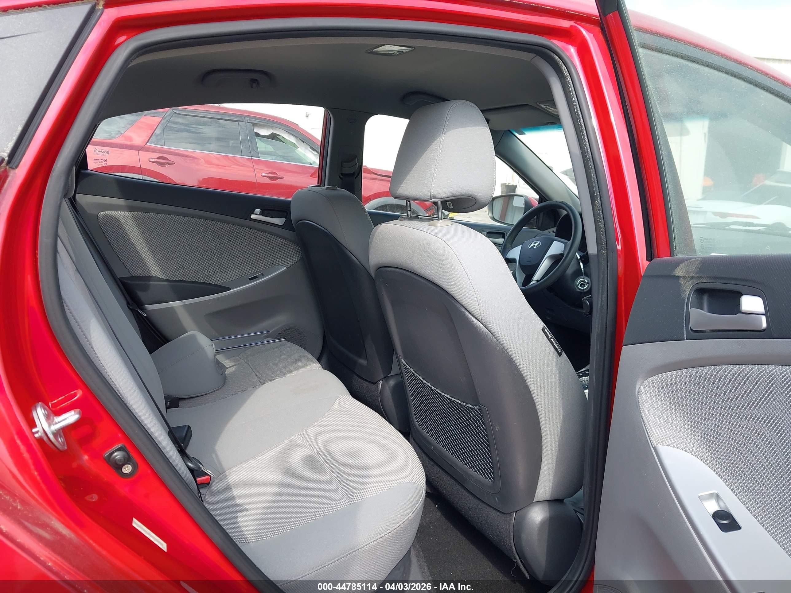 HYUNDAI ACCENT image 8