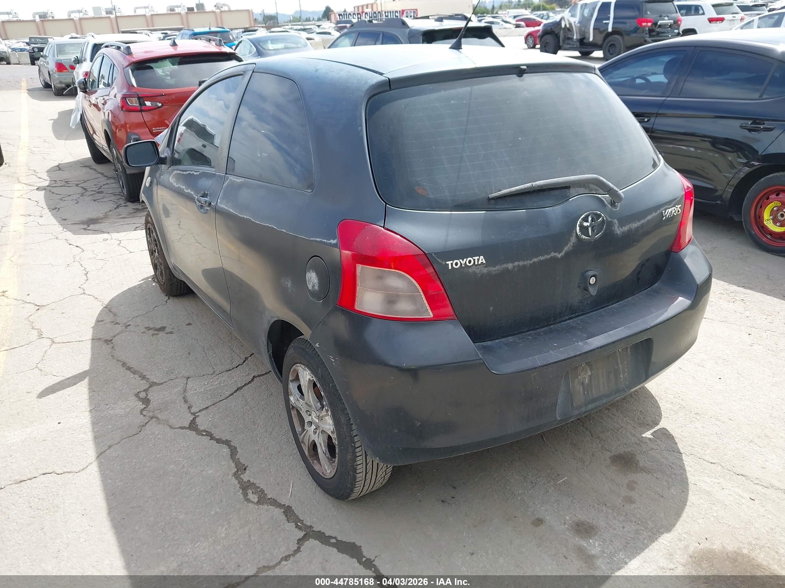 TOYOTA YARIS image 3