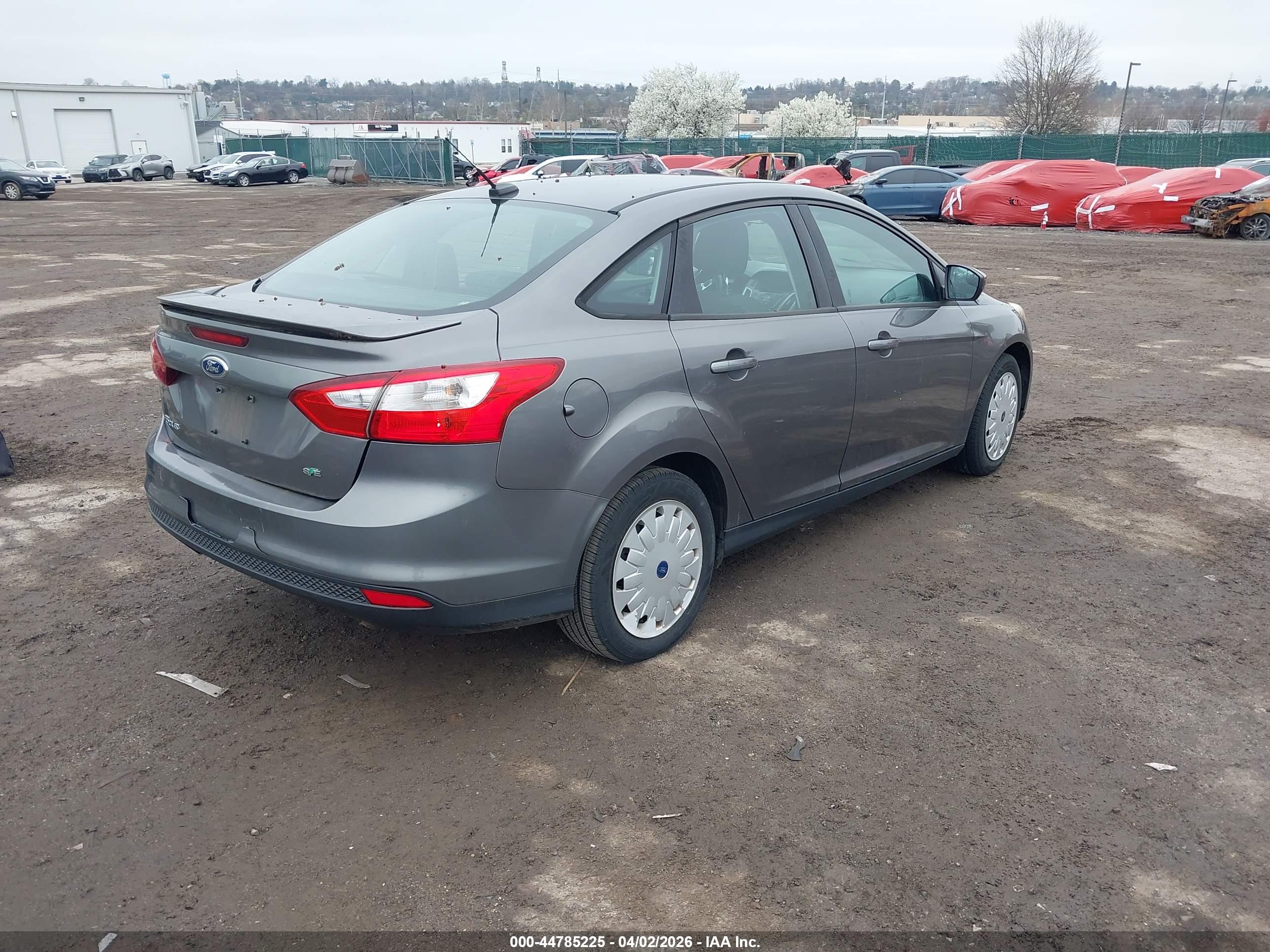 FORD FOCUS image 4