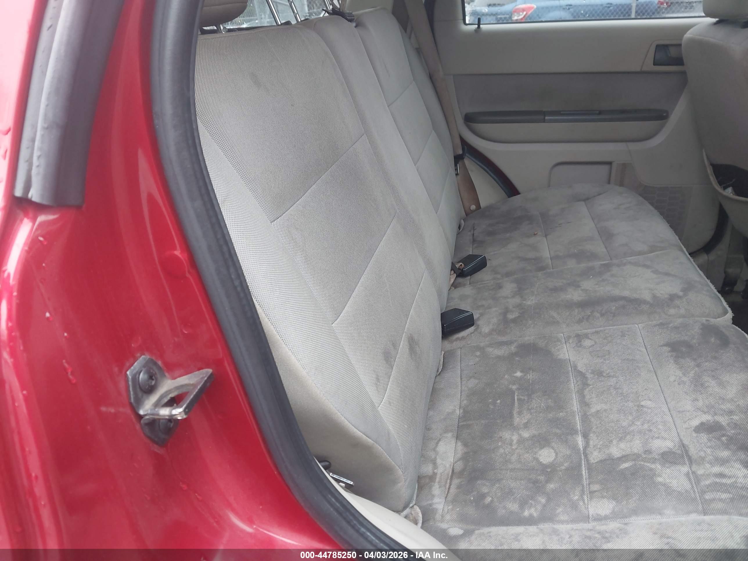 FORD ESCAPE image 8