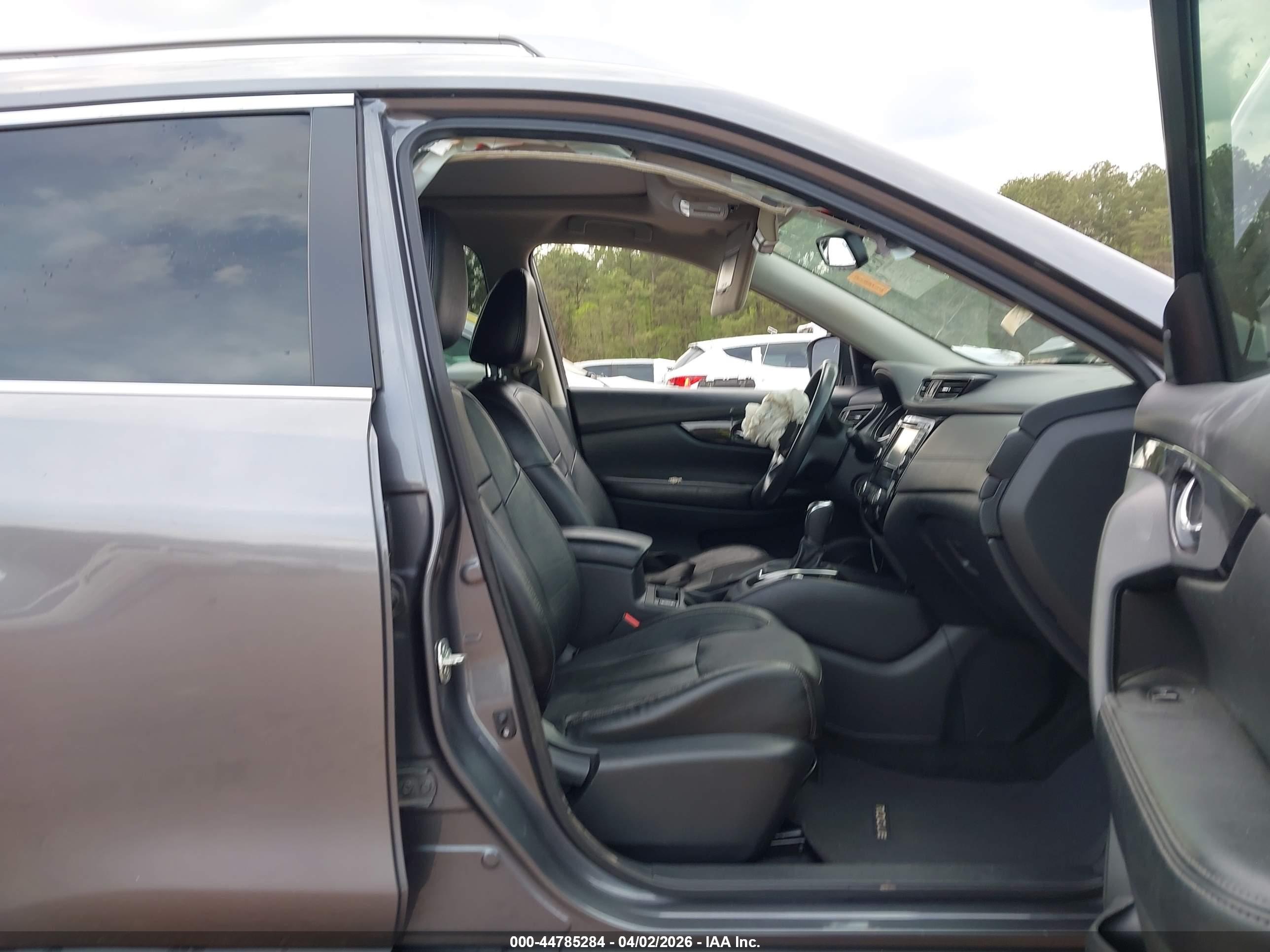 NISSAN ROGUE image 5