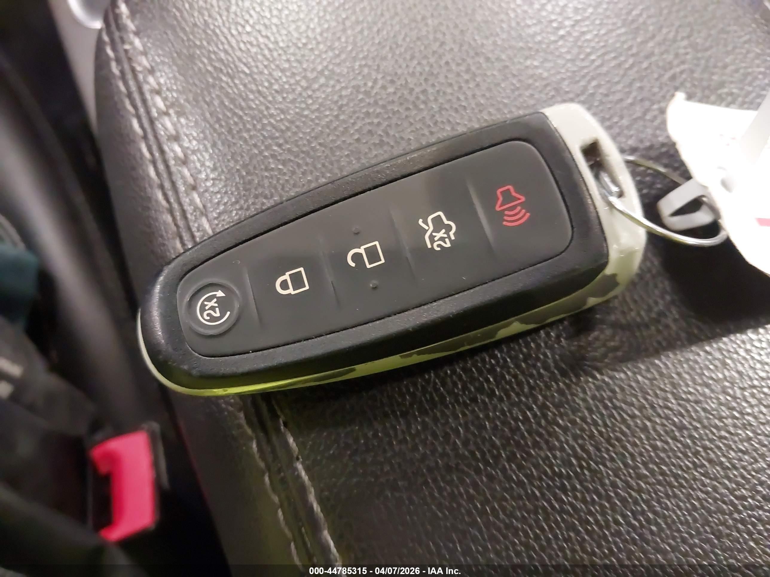 FORD ESCAPE image 11