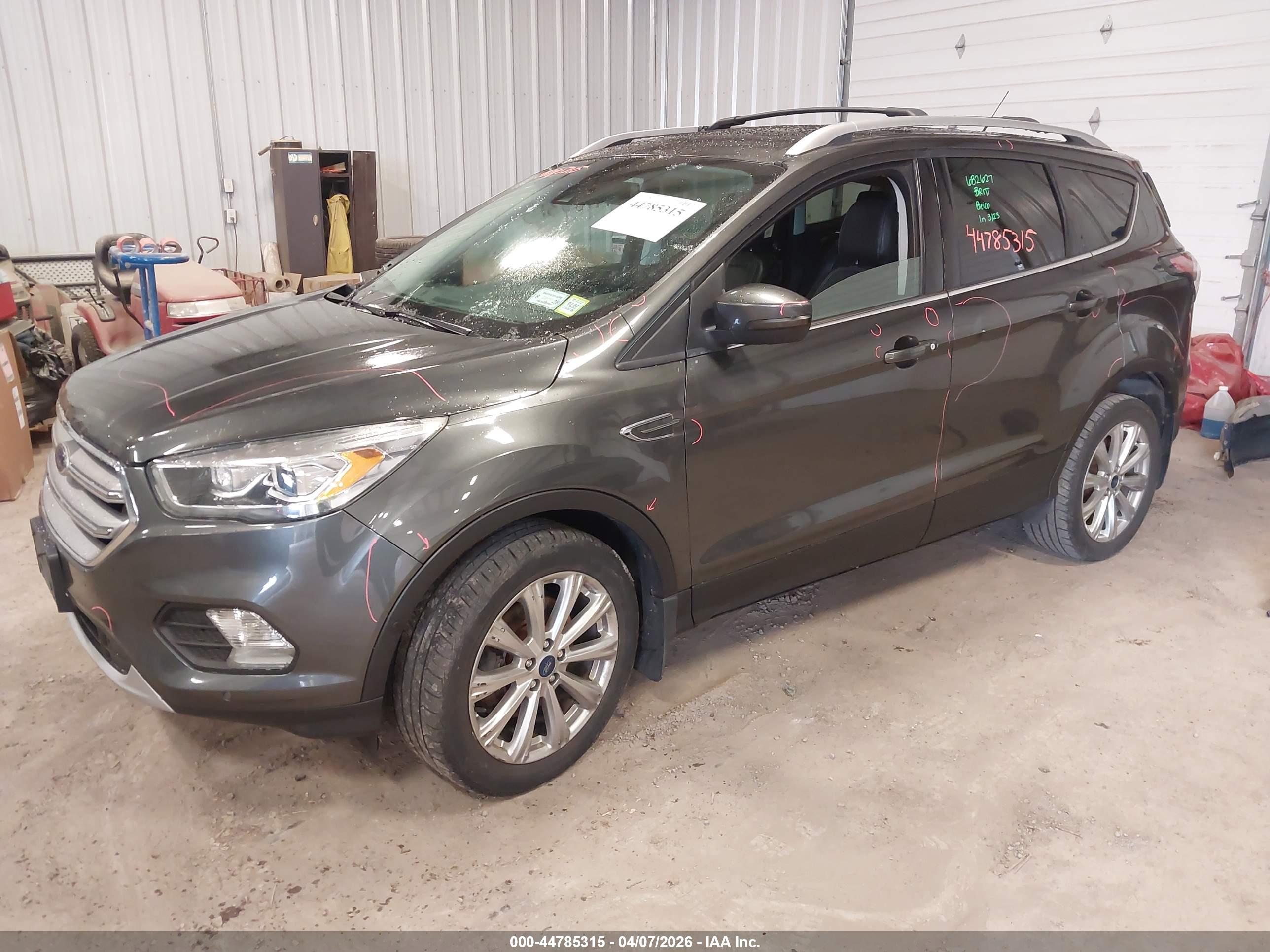 FORD ESCAPE image 2