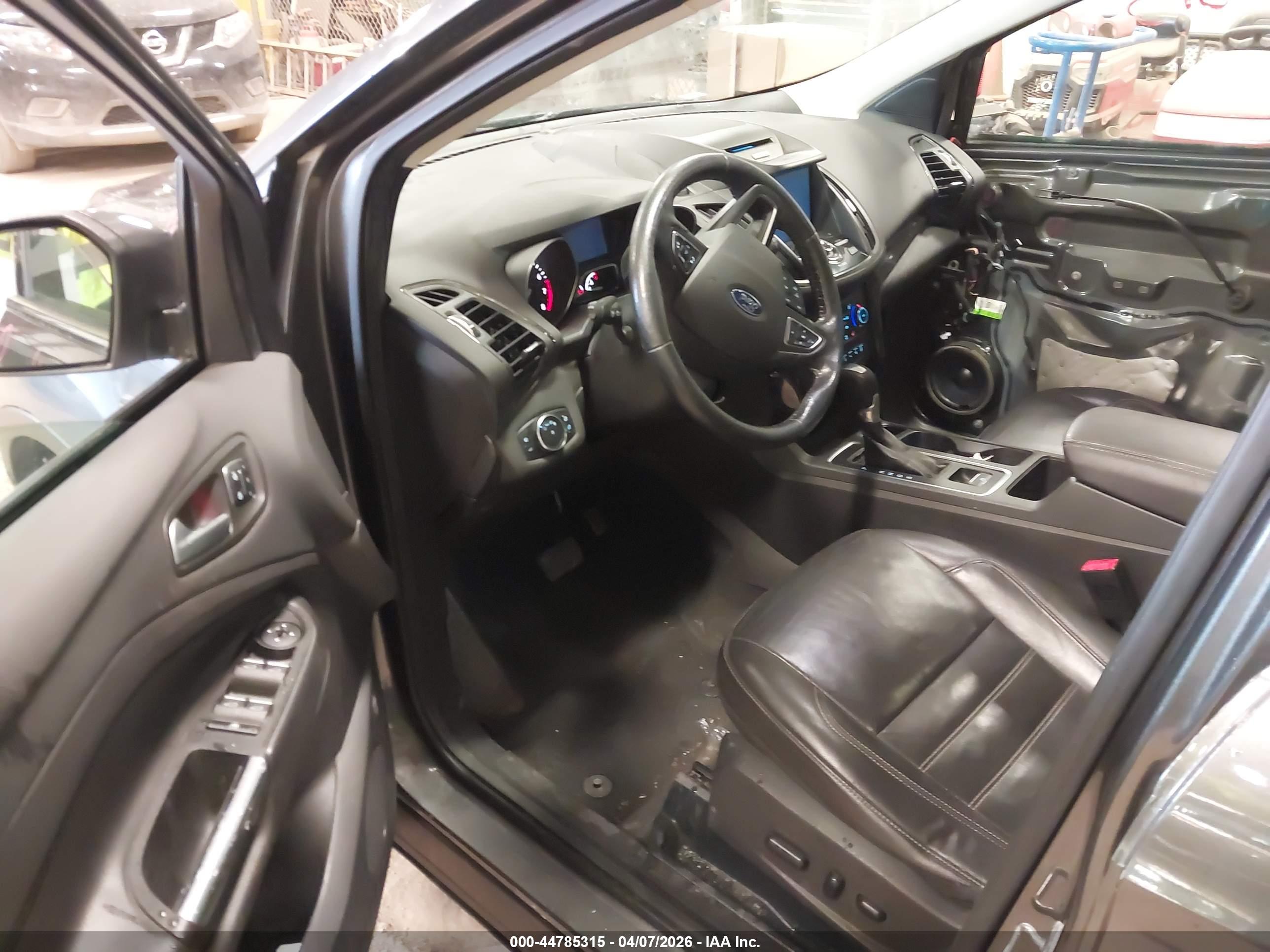 FORD ESCAPE image 5